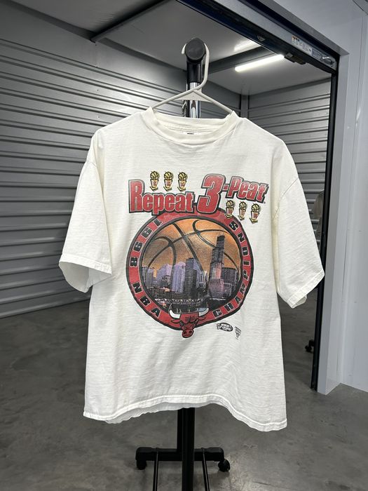 Vintage Vintage 1998 Chicago Bulls Repeat 3 Peat Championship tshirt ...