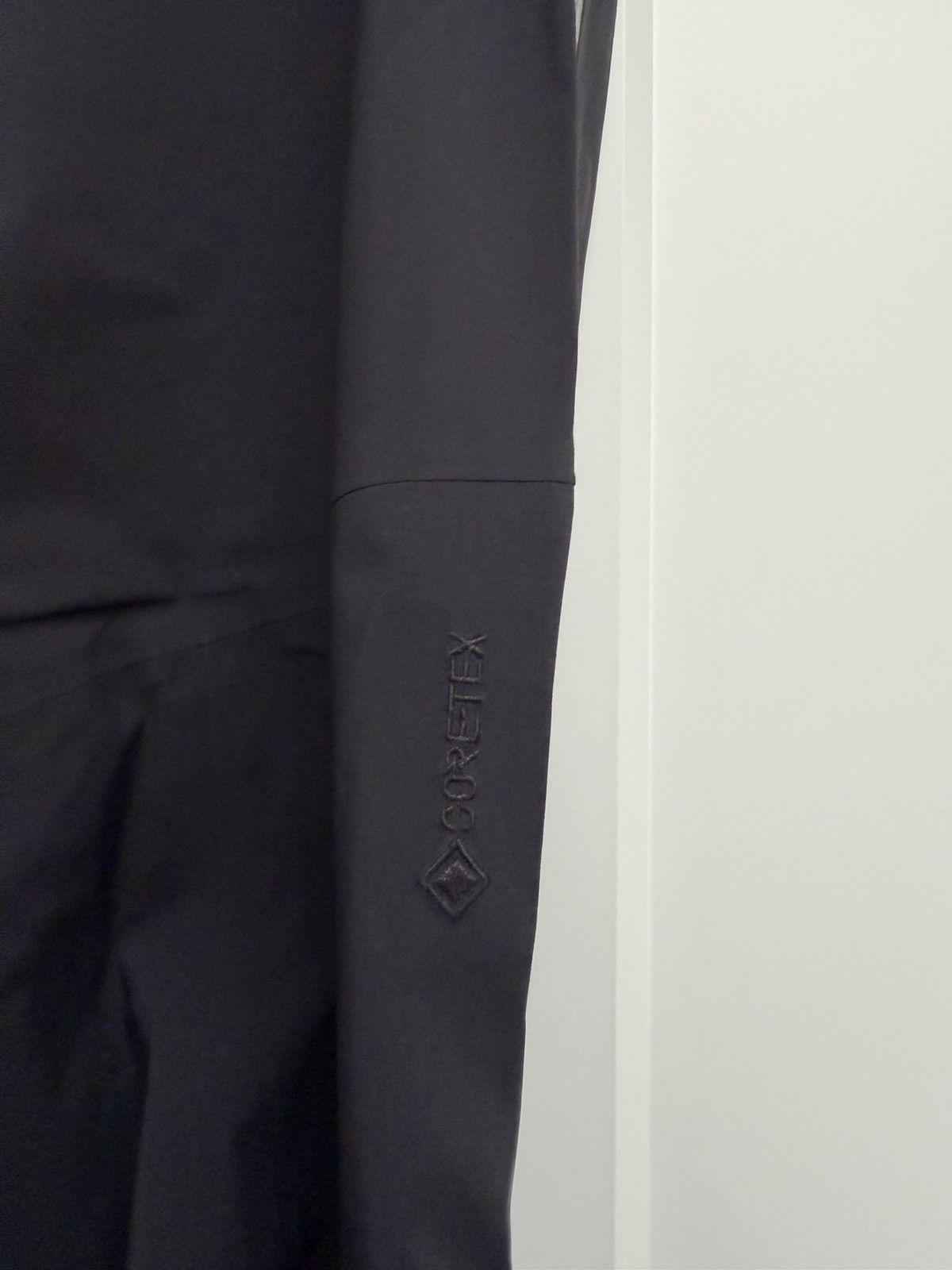 Arc'teryx Arc’teryx Beta Pant – Black Gore-Tex Shell – Size M (36) Size US 36 / EU 52 - 11 Thumbnail