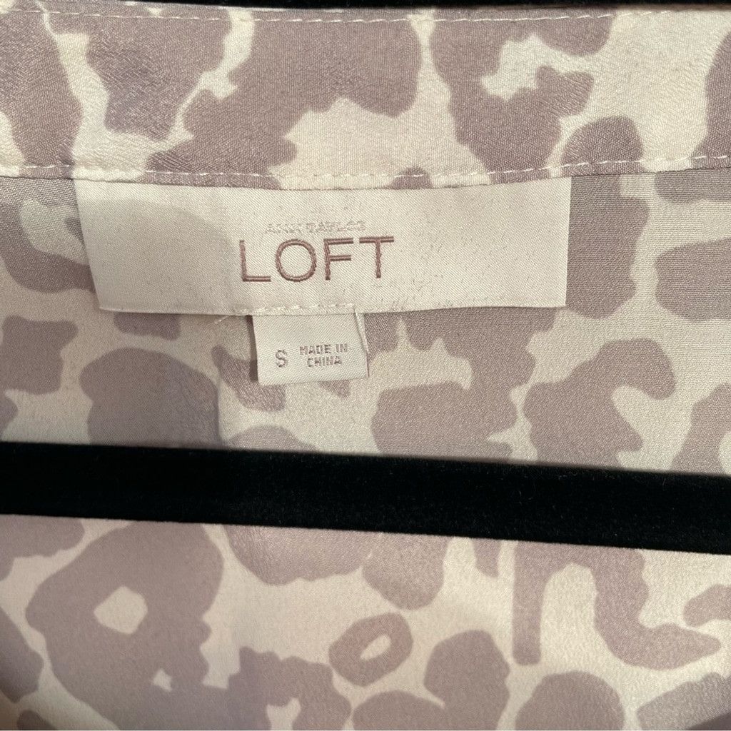 Loft Ann Taylor LOFT Animal Print Top Size S Size S / US 4 / IT 40 - 8 Thumbnail