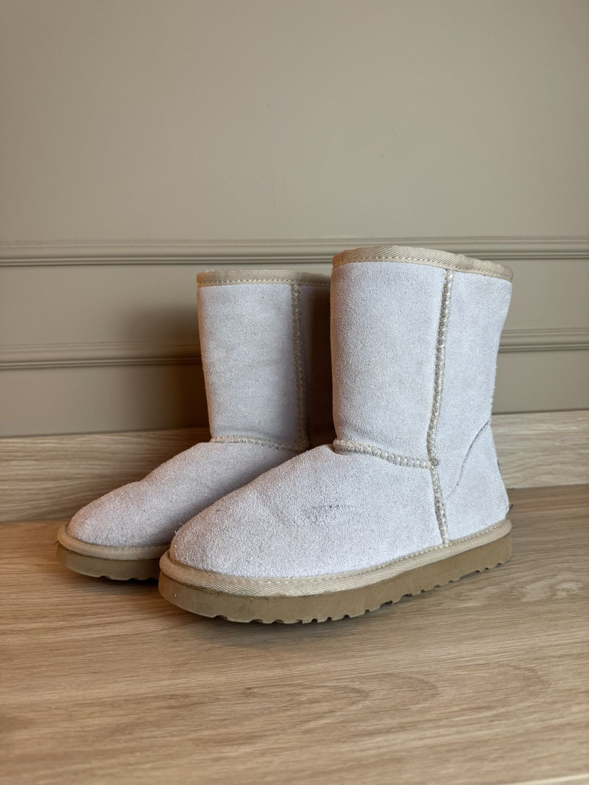 Ugg New UGG Womens Classic Short II Boots Womens Size 6 Size US 6 / IT 36 - 1 Thumbnail