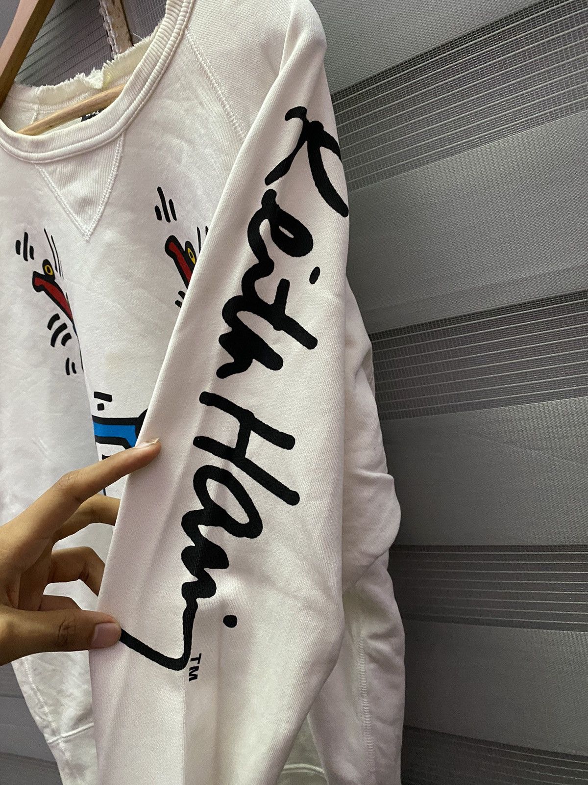 Vintage Thrashed Keith Haring Skateboarding Distressed Sweatshirt Size US M / EU 48-50 / 2 - 3 Thumbnail