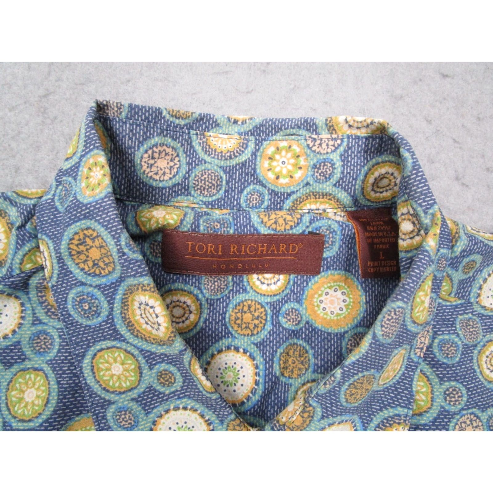 Tori Richard Tori Richard Shirt Mens Large Blue Button Up Hawaiian Cotton Lawn Geometric 60s 70s Retro Tropical Shirt Mens L Blue Size US L / EU 52-54 / 3 - 3 Thumbnail