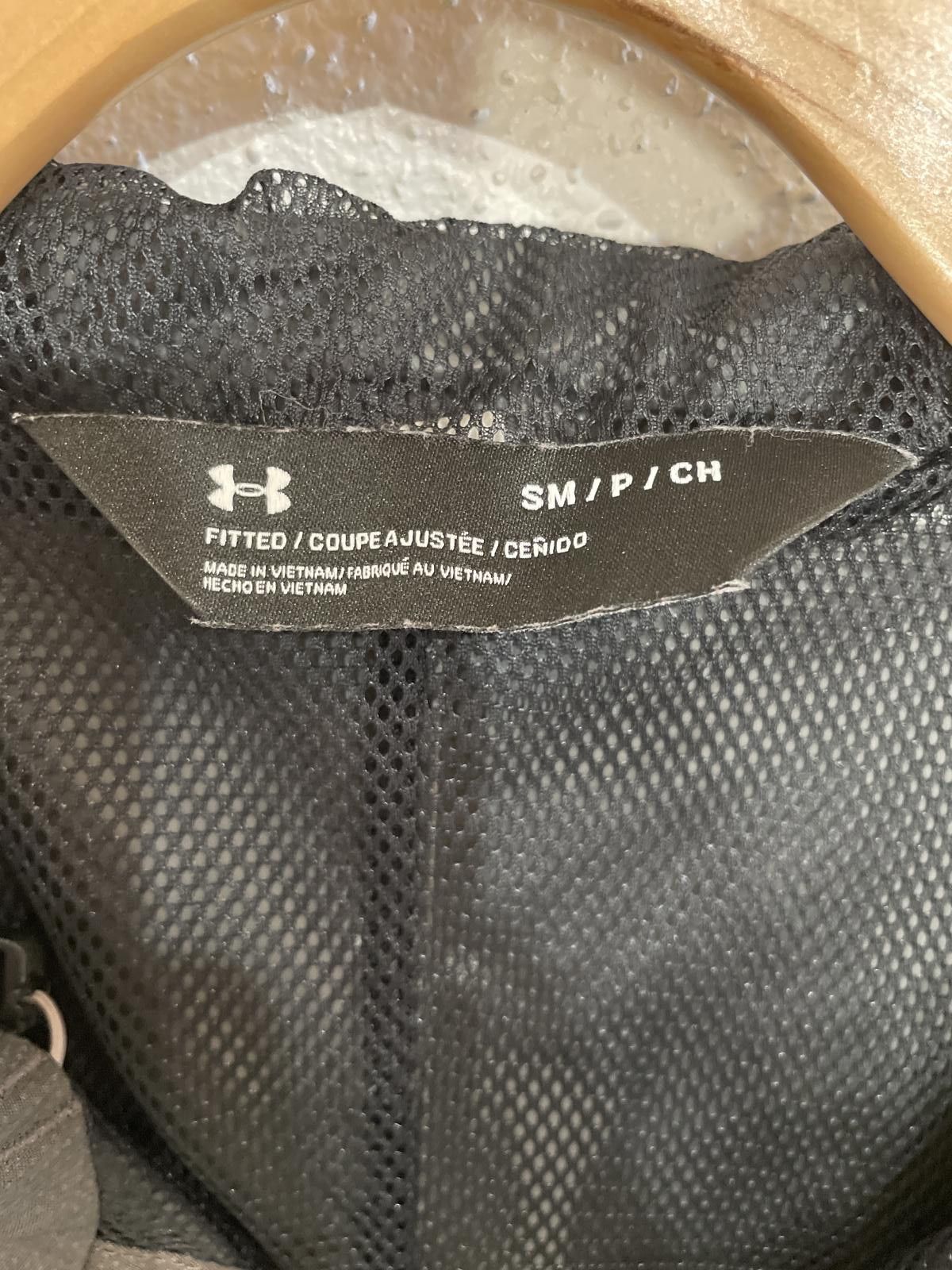 Under Armour Under Armour Windbreaker Jacket Women's Sz Small Gray Sporty Size S / US 4 / IT 40 - 3 Thumbnail