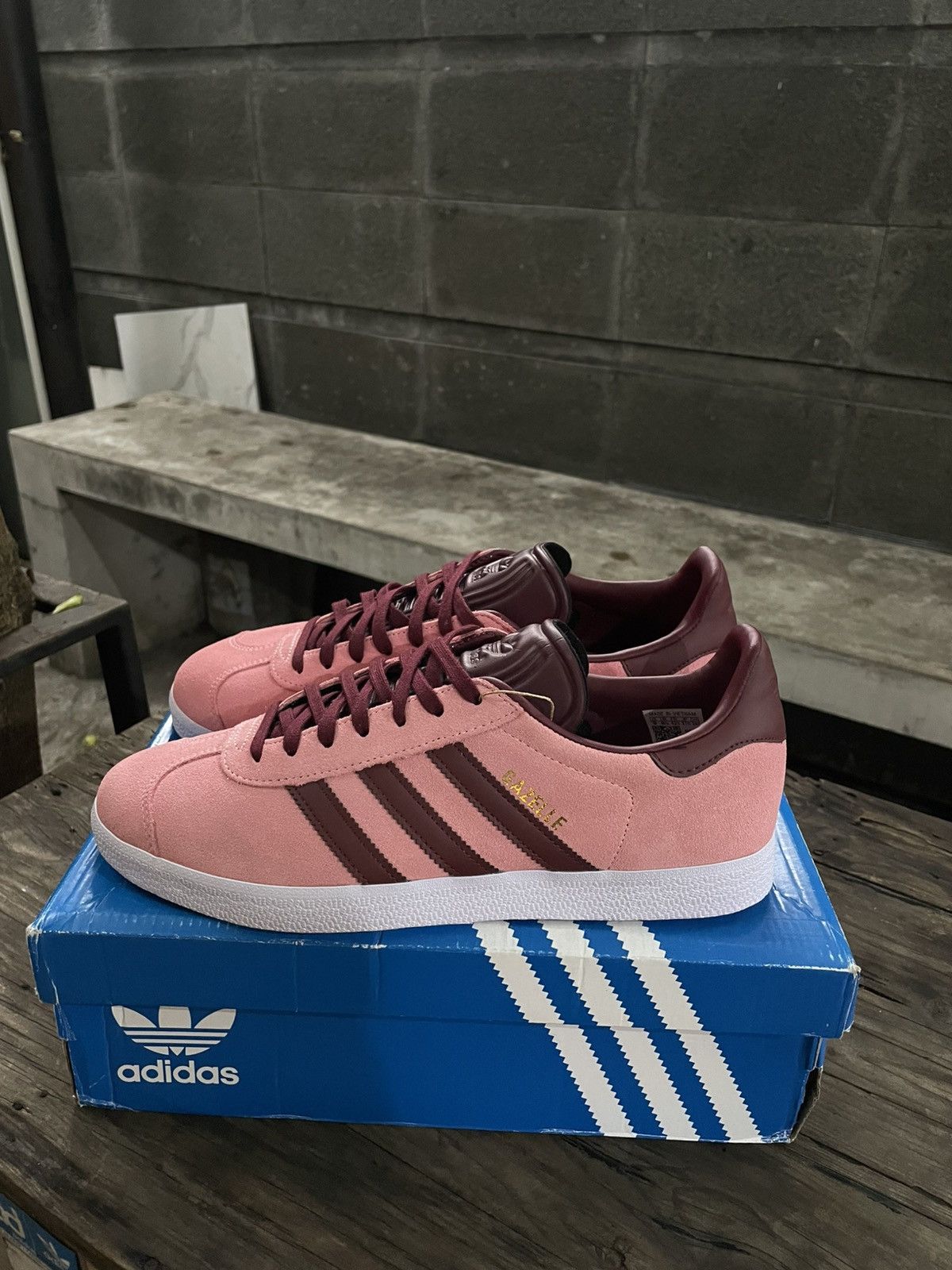 Adidas ADIDAS GAZELLE SUPER POP PINK Size US 9 / EU 42 - 1 Thumbnail