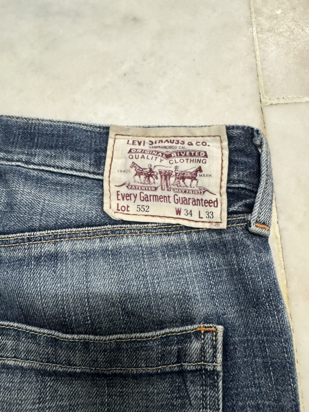Levi's 💥Grunge💥Vintage 90s Levi's Lot552 Thrashed Distressed Insane Size US 33 - 17 Thumbnail