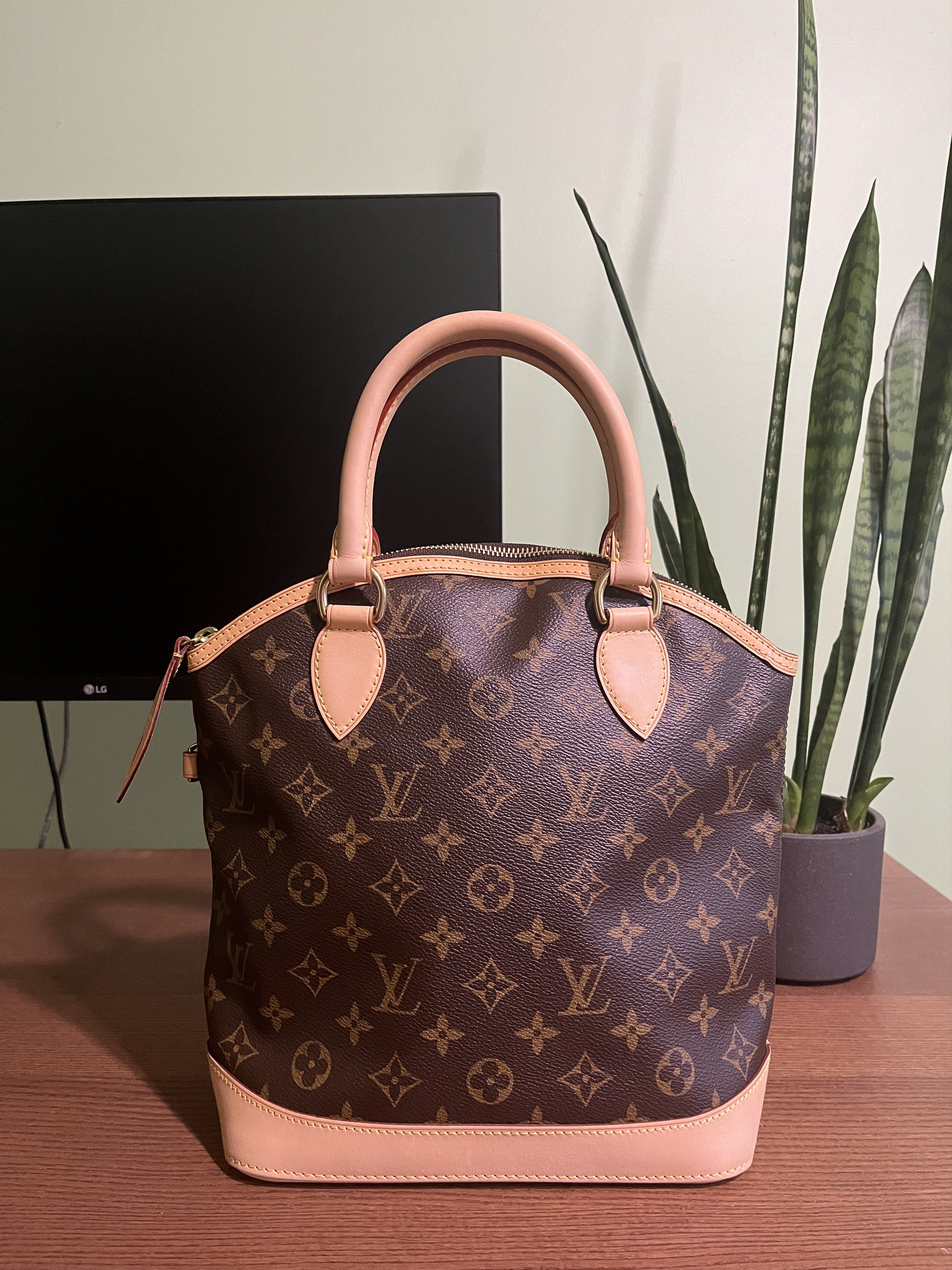 Louis Vuitton Louis Vuitton Lockit Handbag Size ONE SIZE - 1 Thumbnail