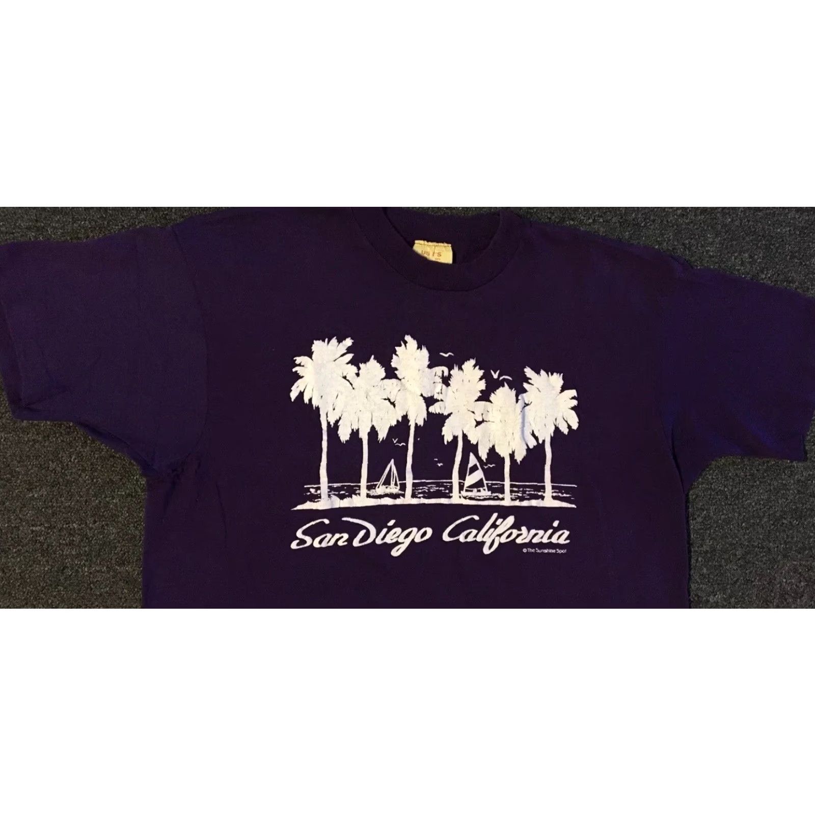 Vintage VINTAGE San Diego 80s Shirt S California Beach Palm Tree Surf Grunge OP 90s Single Stitch T-Shirt Mens Purple Size S Size US S / EU 44-46 / 1 - 5 Thumbnail