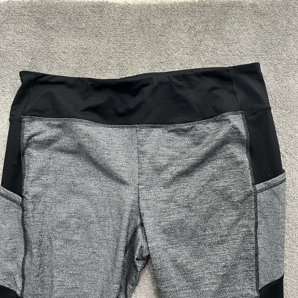 Torrid Torrid activewear leggings Size 42" / US 20 - 2 Thumbnail