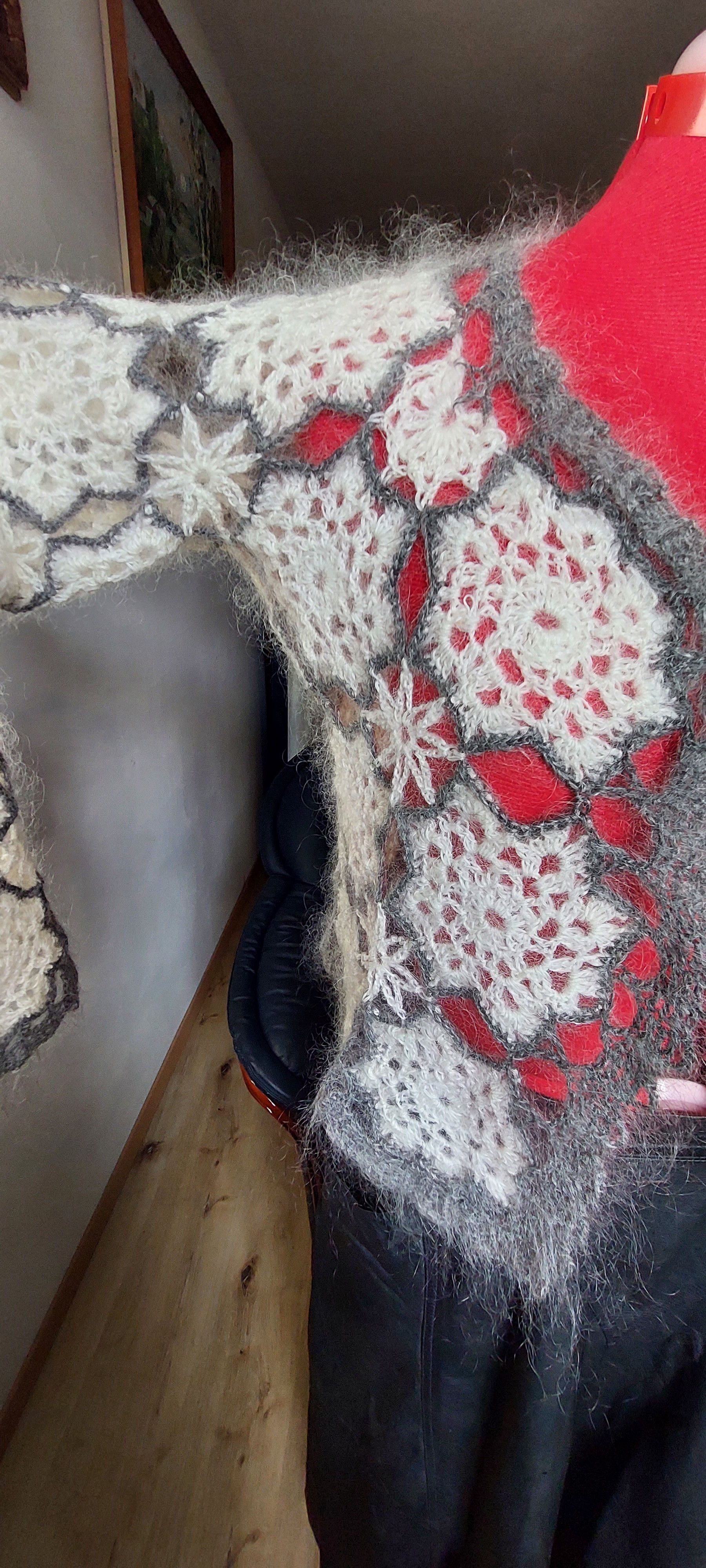 Vintage Mohair Crochet Bolero – 70s Hippie Boho Jacket Vintage Size M / US 6-8 / IT 42-44 - 10 Thumbnail