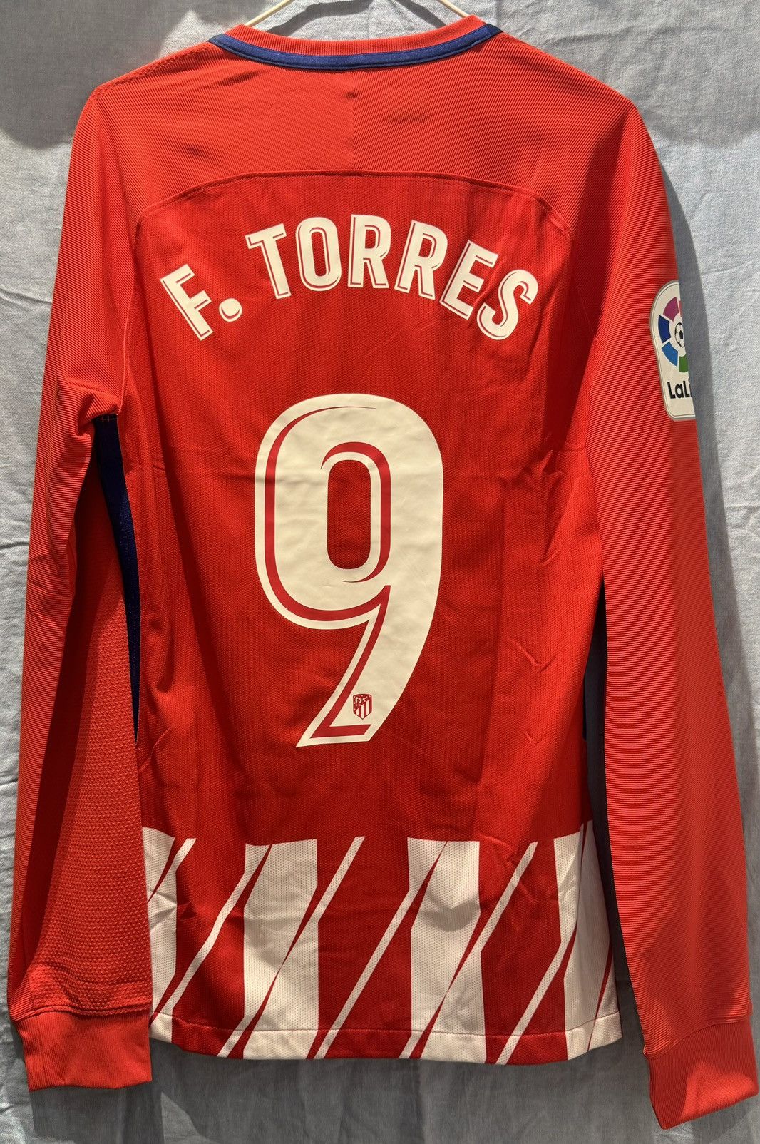 Nike Atletico Madrid 17/18 player issue L/S farewell #9 F.Torres Size US S / EU 44-46 / 1 - 2 Thumbnail