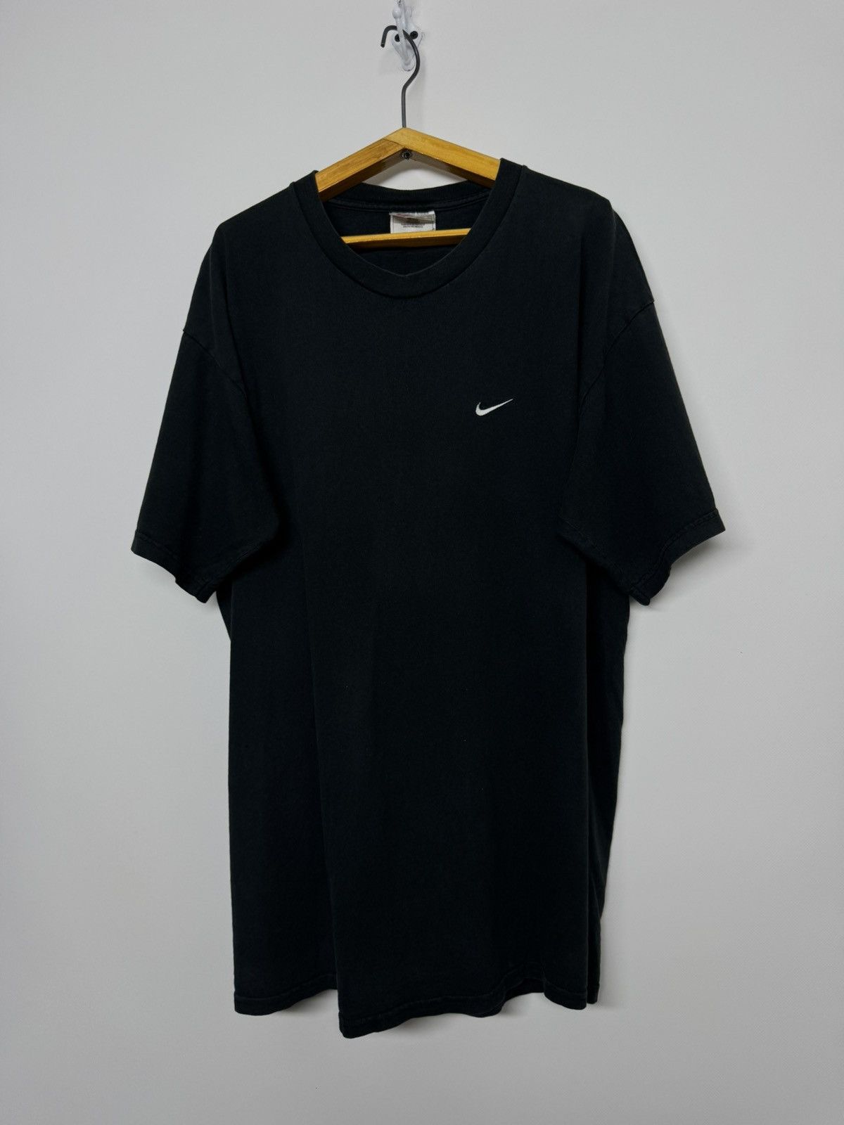 Nike Vintage Y2k Nike Swoosh Logo T-Shirt 00’s Size US L / EU 52-54 / 3 - 2 Thumbnail