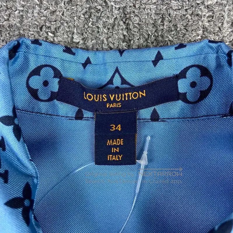 Louis Vuitton Louis Vuitton Blue Silk Women's Shirt . Size S / US 4 / IT 40 - 5 Thumbnail