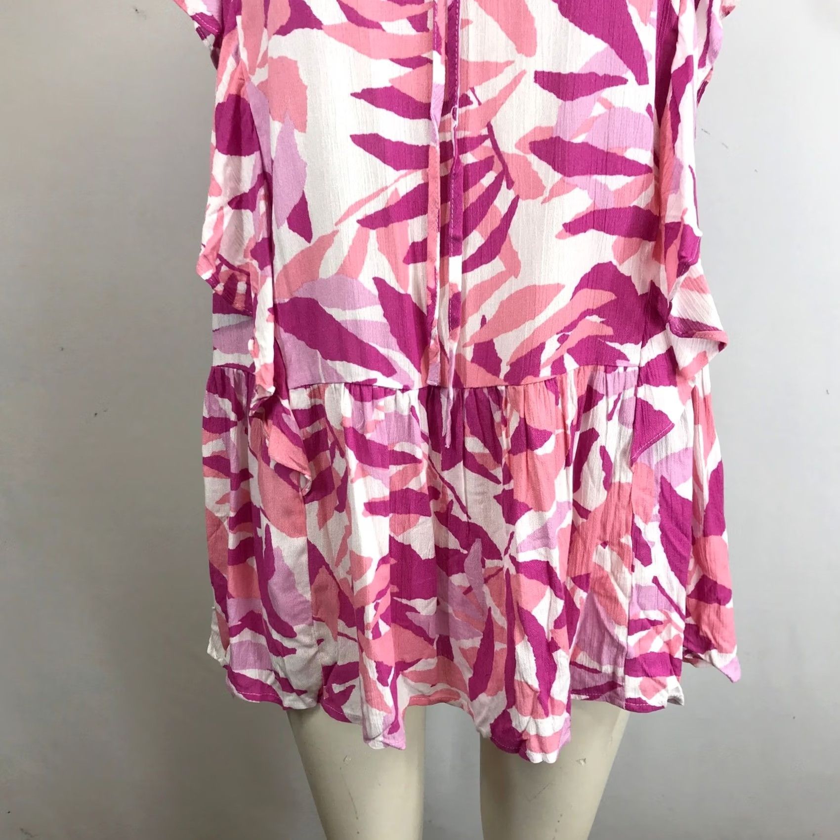 Vintage VINTAGE? No. Emily WONDER Women's 3X Pink White Floral Leaf Print Tunic Dress Ruffle Tie Neck Size XXL / US 16-18 / IT 52-54 - 3 Thumbnail