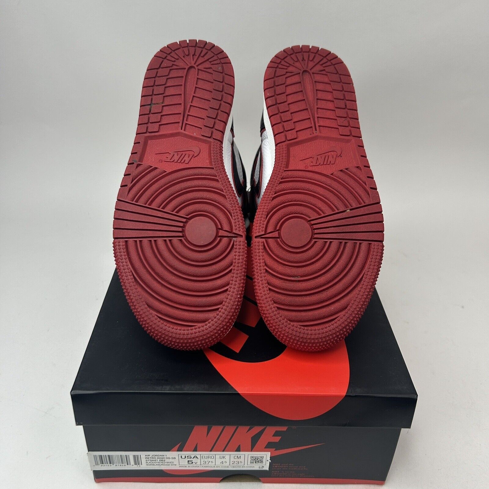 Nike Nike Air Jordan 1 Retro High OG BG “Bloodline” 2023 Size US 6.5 / IT 36.5 - 7 Thumbnail