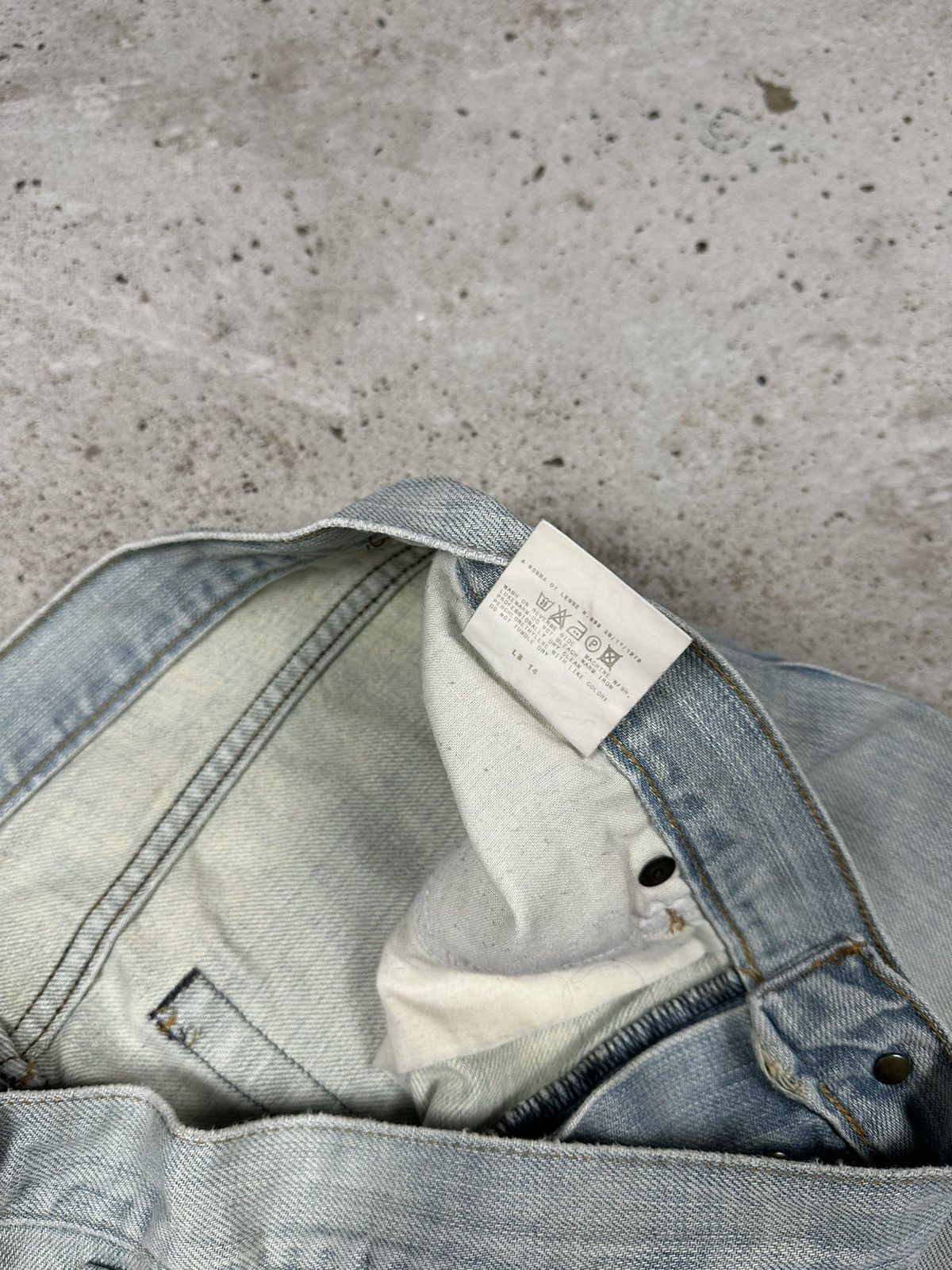 Dolce & Gabbana Vintage 2000s Dolce & Gabbana Flare Distressed Denim Pants Size 32" / US 10 / IT 46 - 12 Thumbnail