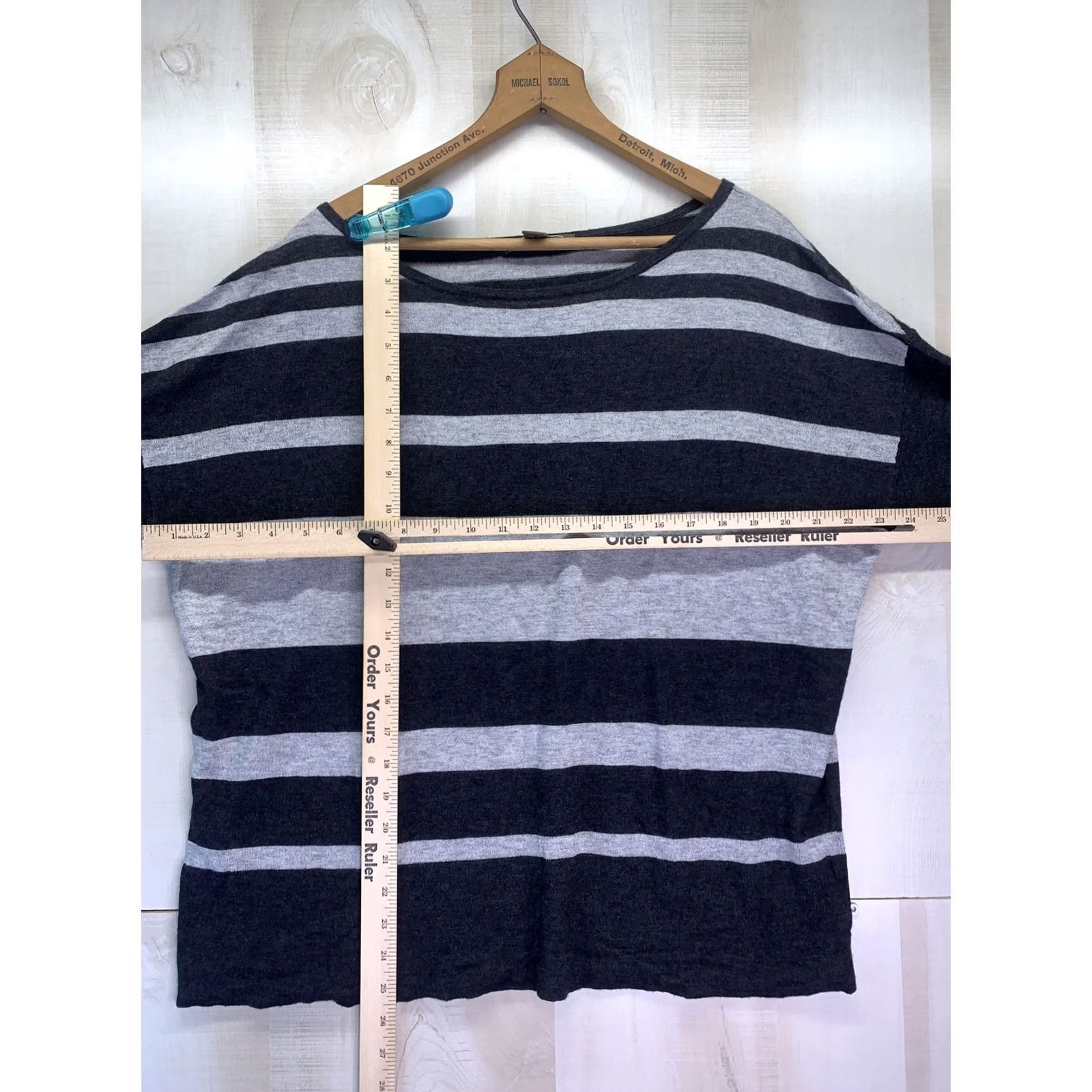 Tommy Bahama Tommy Bahama Sweater Women's L 3/4 Sleeve Wool Blend Gray Tones Pullover Knit Casual Modern Chip-Stripe Size L / US 10 / IT 46 - 3 Thumbnail