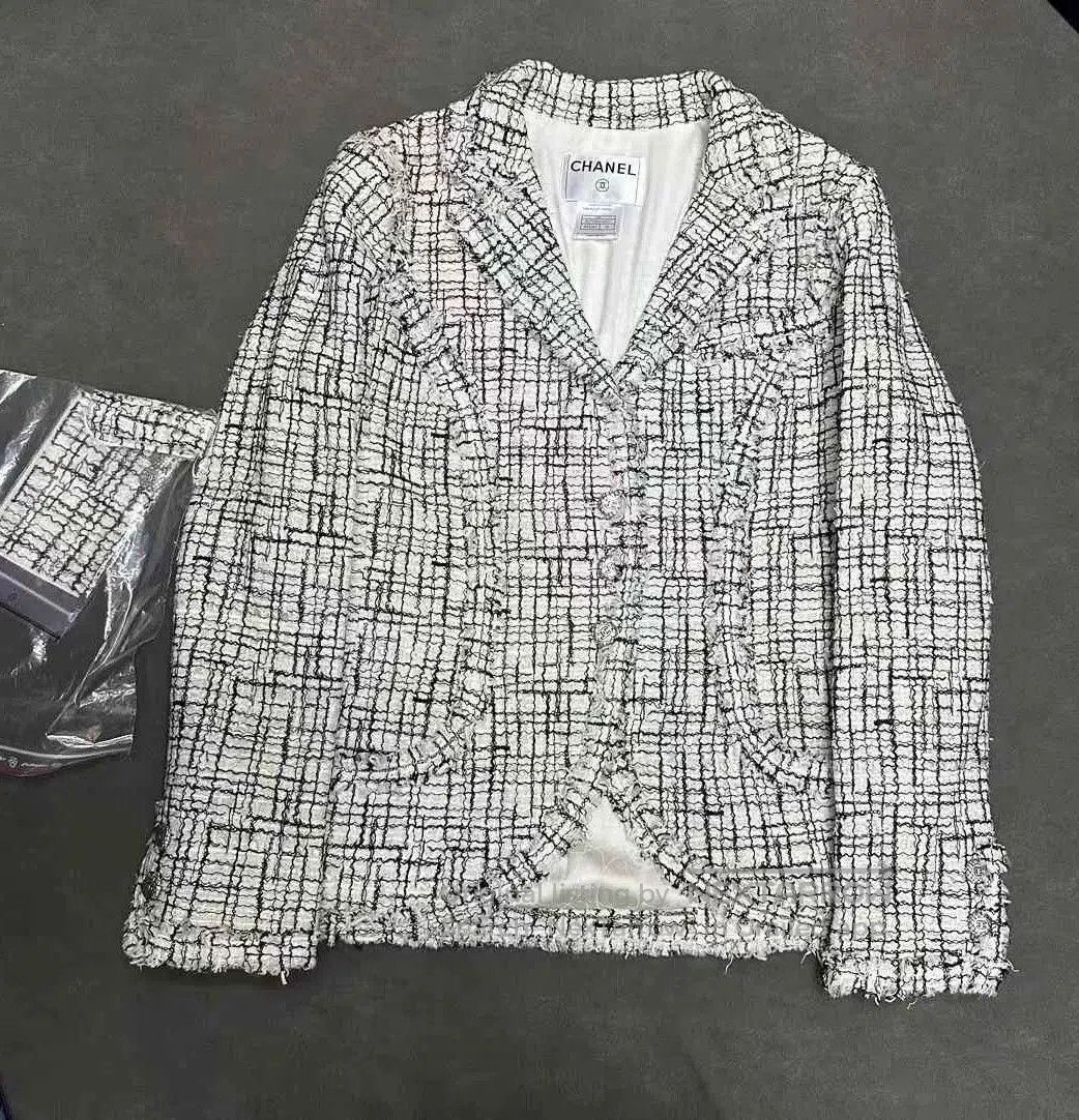 Chanel CHANEL Women's Tweed Blazer. Size L / US 10 / IT 46 - 1 Thumbnail