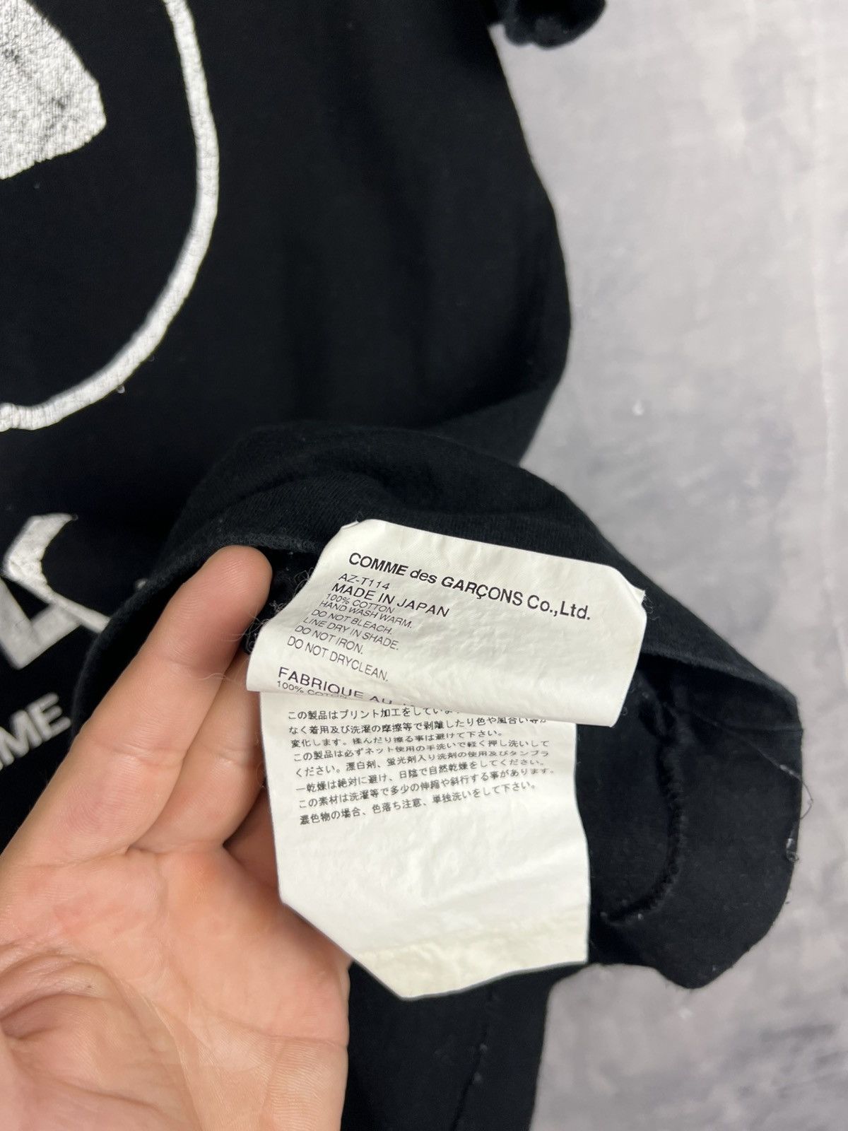 Comme des Garcons Comme Des Garcos PLAY Inverted Heart Logo Graphic Size L Size US L / EU 52-54 / 3 - 7 Thumbnail