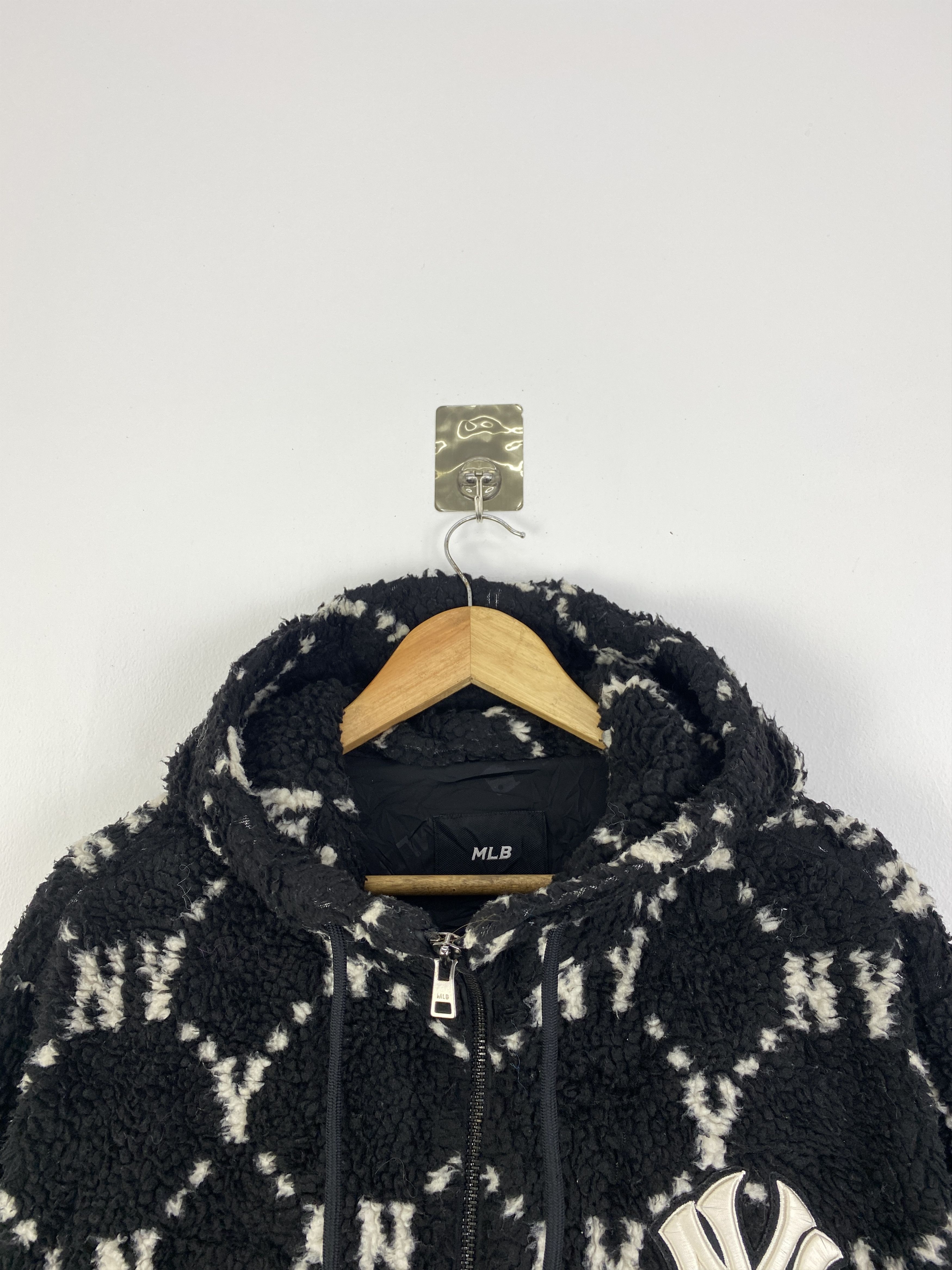 MLB MLB New York Yankees Monogram Fleece/Sherpa Jacket JA0188 Size US M / EU 48-50 / 2 - 3 Thumbnail
