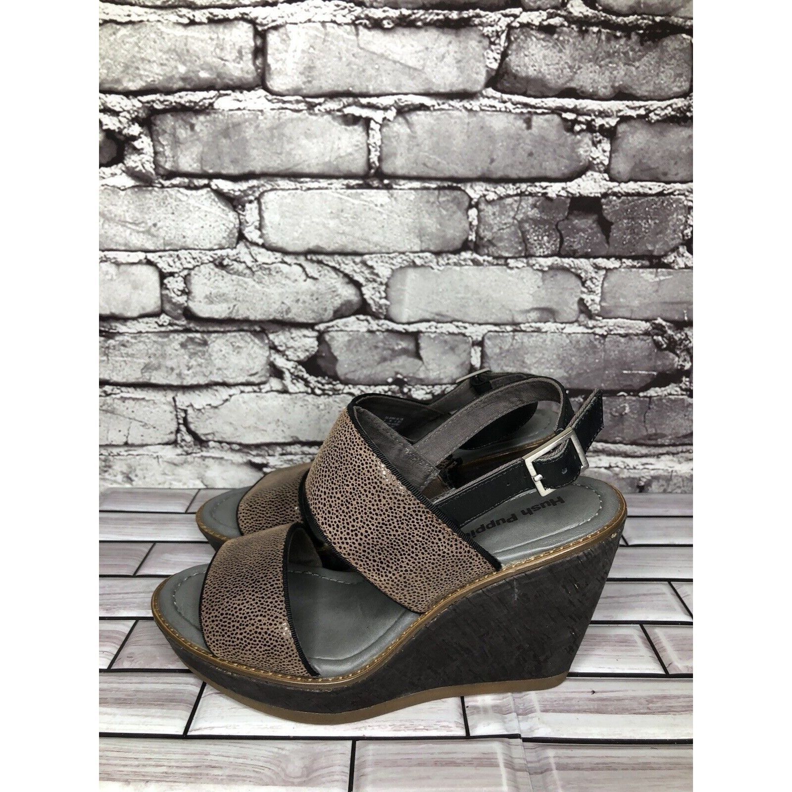 Hush Puppies Hush Puppies Taupe Leather Polka Dot Platform Wedges Sandals Size US 8 / IT 38 - 10 Thumbnail