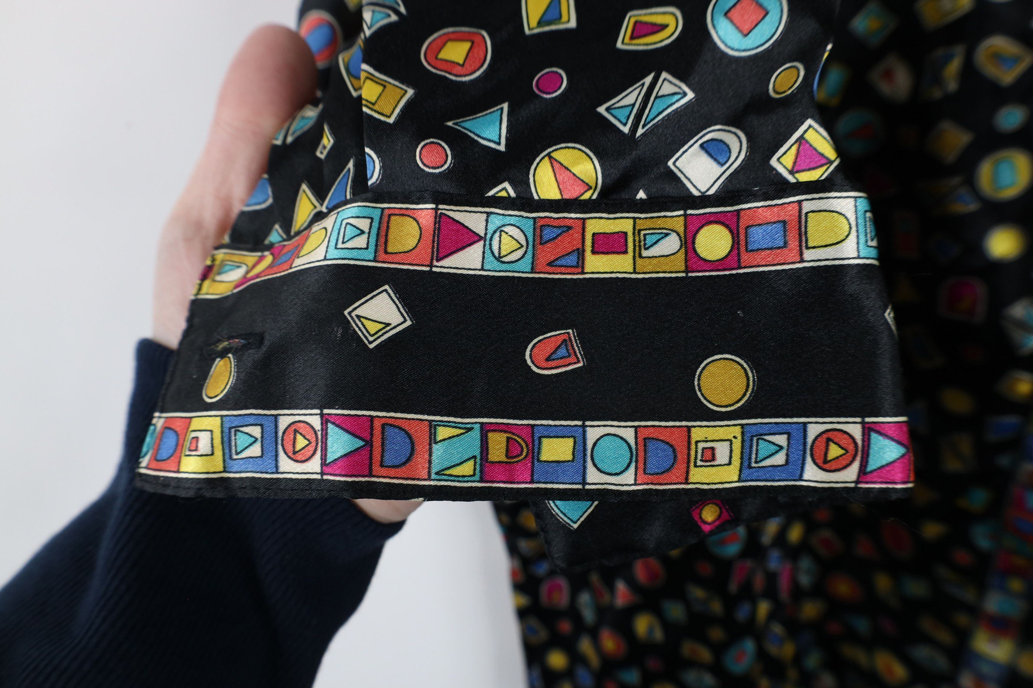 Vintage Vintage 90s Streetwear Geometric Polyester Button Shirt Size M / US 6-8 / IT 42-44 - 5 Thumbnail