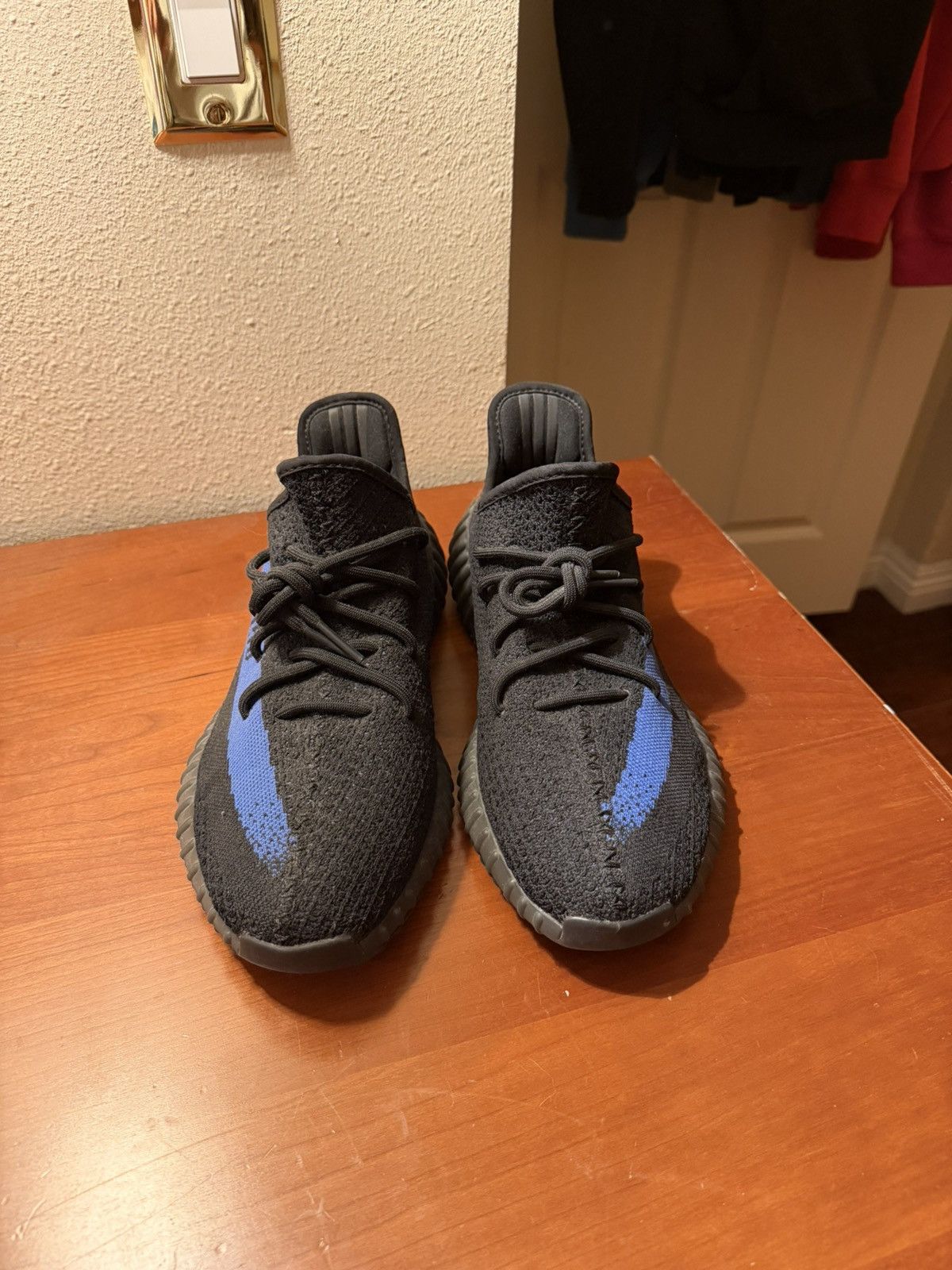 Yeezy Adidias Yeezy Boost 350 V2 Blue Stripe Size US 11 / EU 44 - 2 Thumbnail