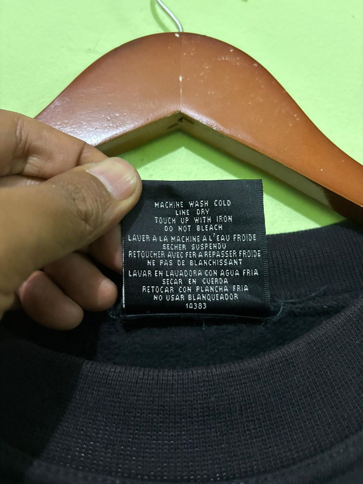 Adidas Vintage Adidas Sweatshirt Embroidered Logo Design Size US M / EU 48-50 / 2 - 9 Thumbnail