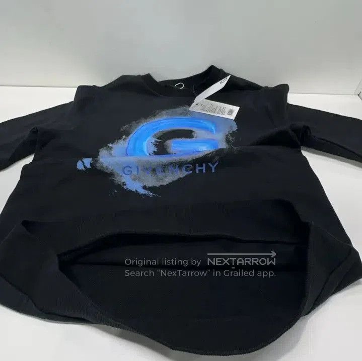 Givenchy Givenchy Men's Solid Crewneck Letter Print Sweatshirt. Size US M / EU 48-50 / 2 - 6 Thumbnail
