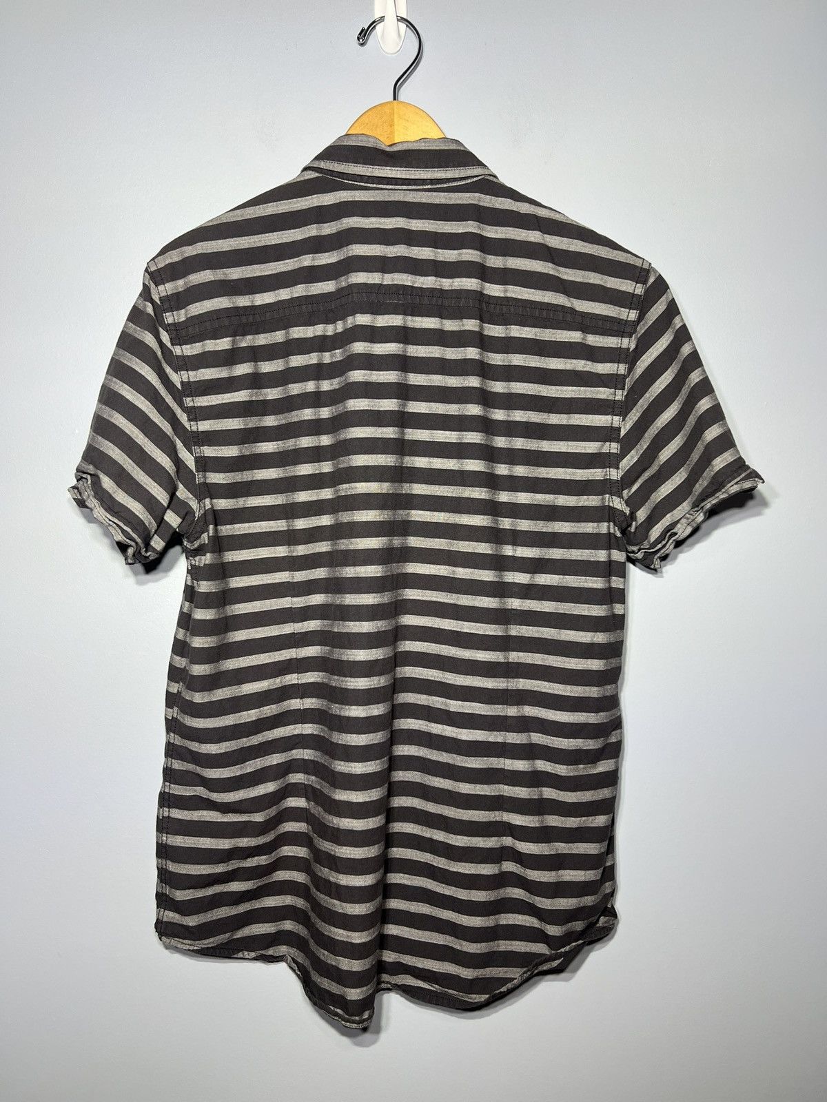 Guess GUESS Men's Black Striped Grunge Polo Shirt Size L Slim Fit Size US L / EU 52-54 / 3 - 4 Thumbnail
