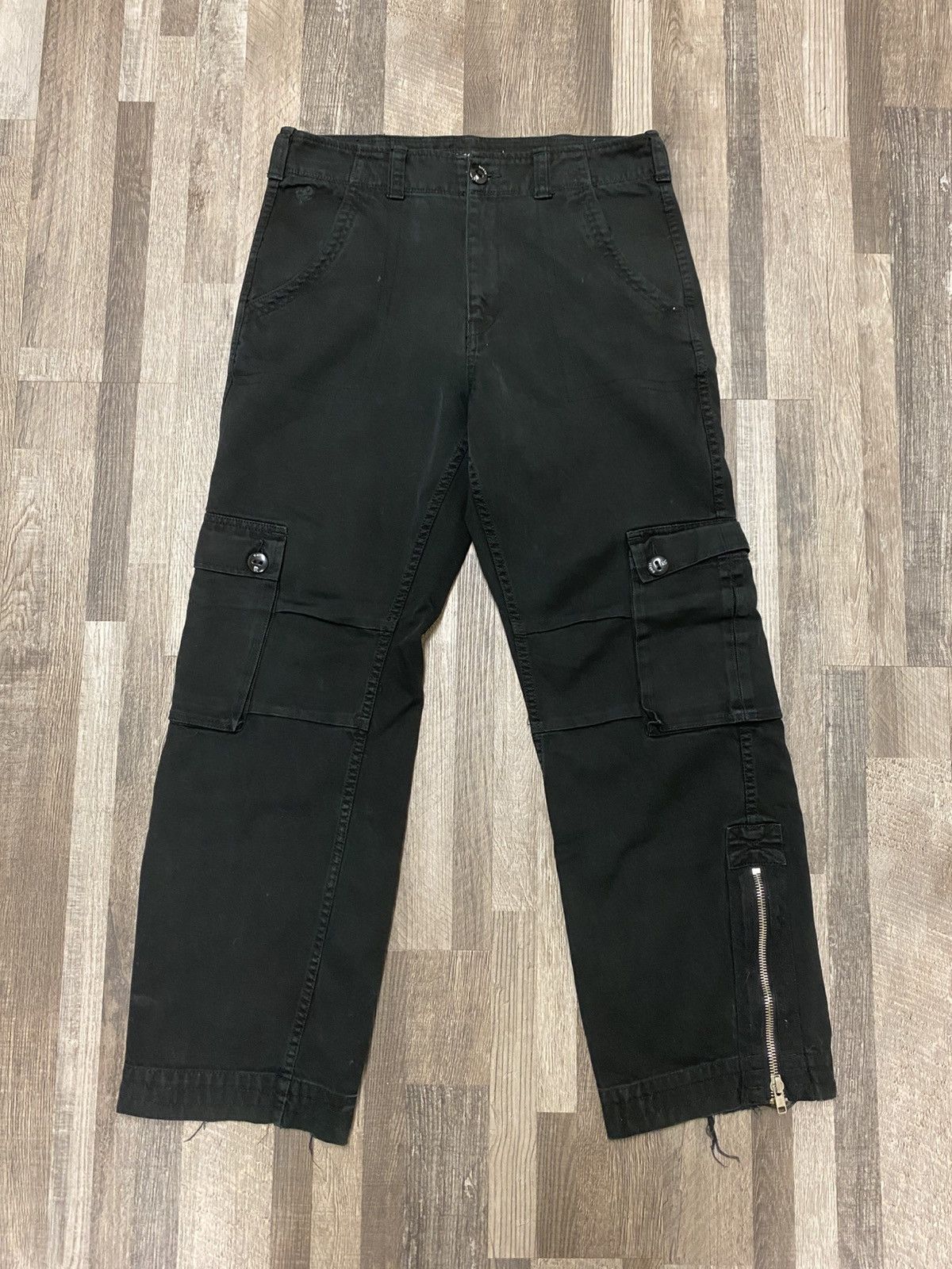 Rocawear Rocawear Cargo Pants Zipper Pocket Baggy Insane Grail Y2K Size US 34 / EU 50 - 1 Thumbnail
