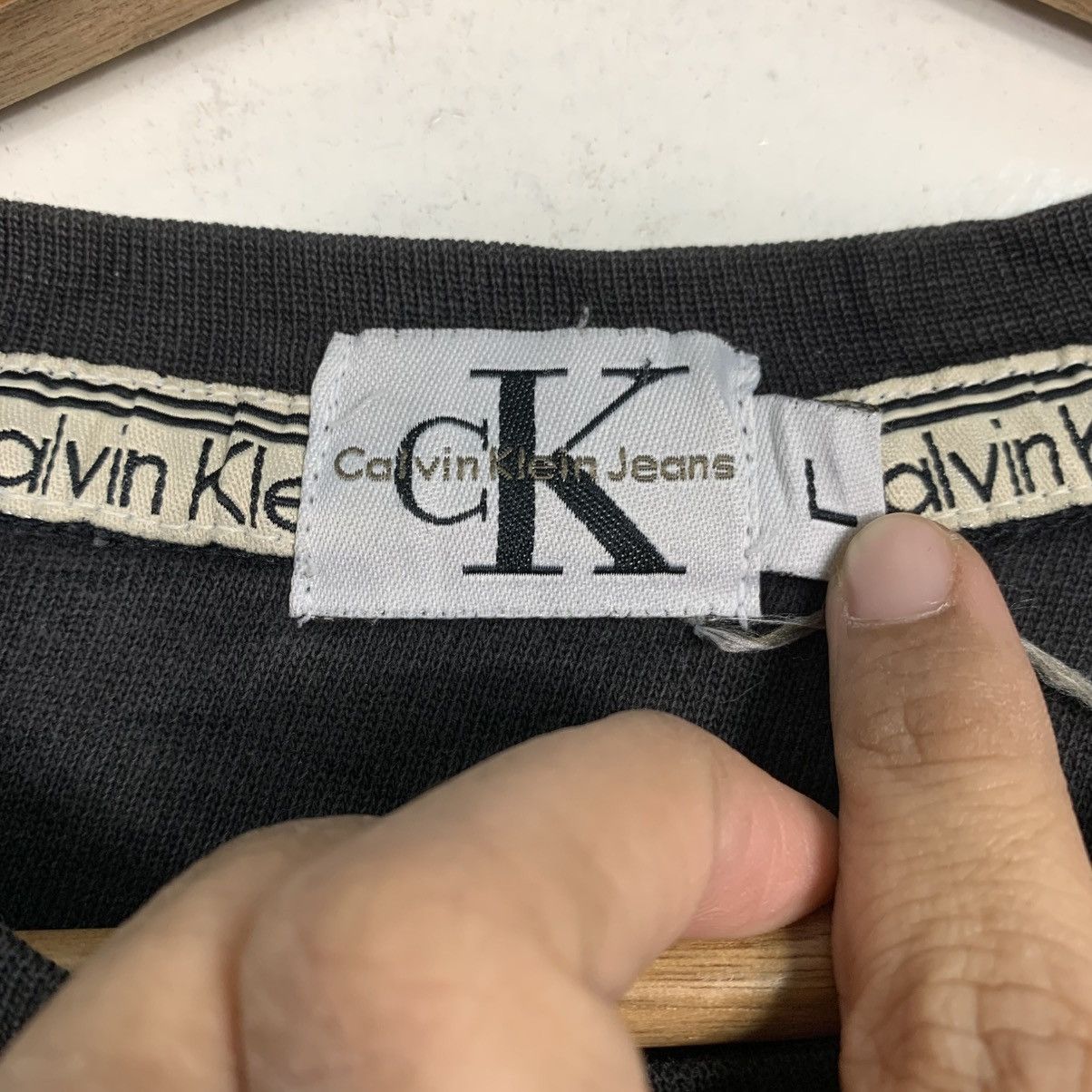 Calvin Klein Calvin Klein Big Logo Crewneck Sweatshirt Size US L / EU 52-54 / 3 - 12 Thumbnail