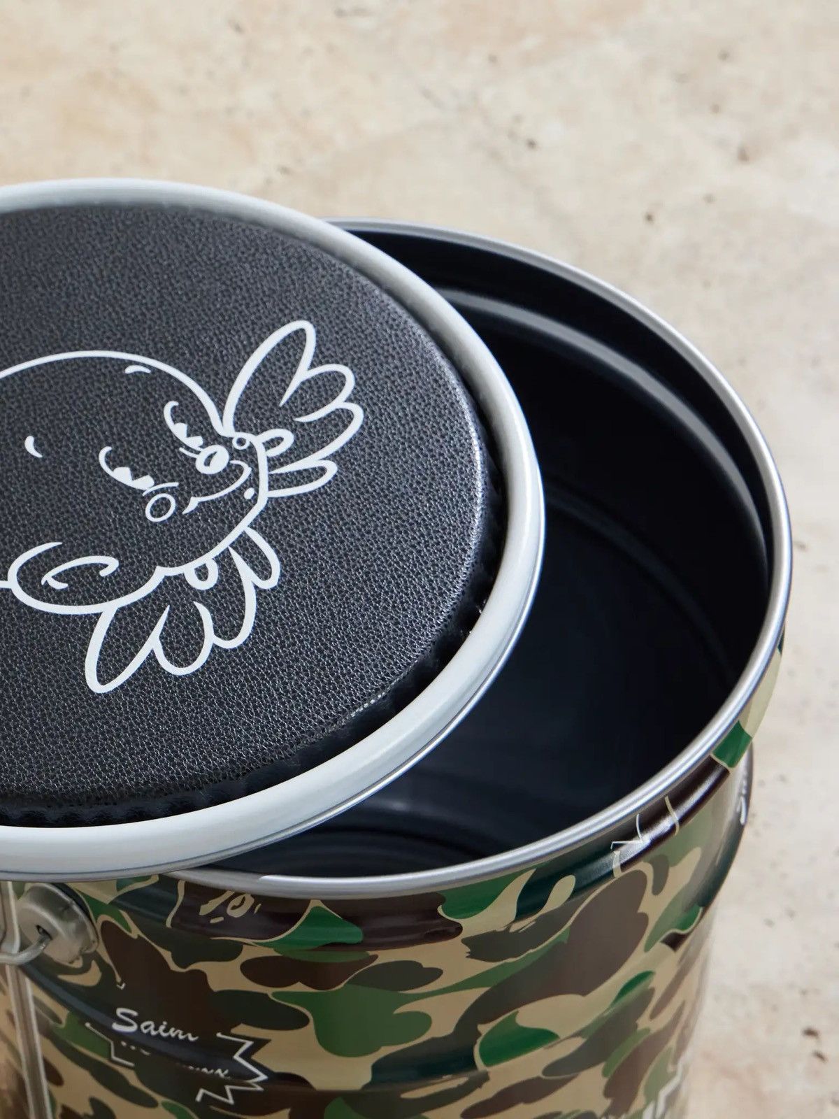 Bape × Saint Michael SAINT MXXXXXX + Bape Camouflage-Print Metal Can Stool Size ONE SIZE - 4 Thumbnail