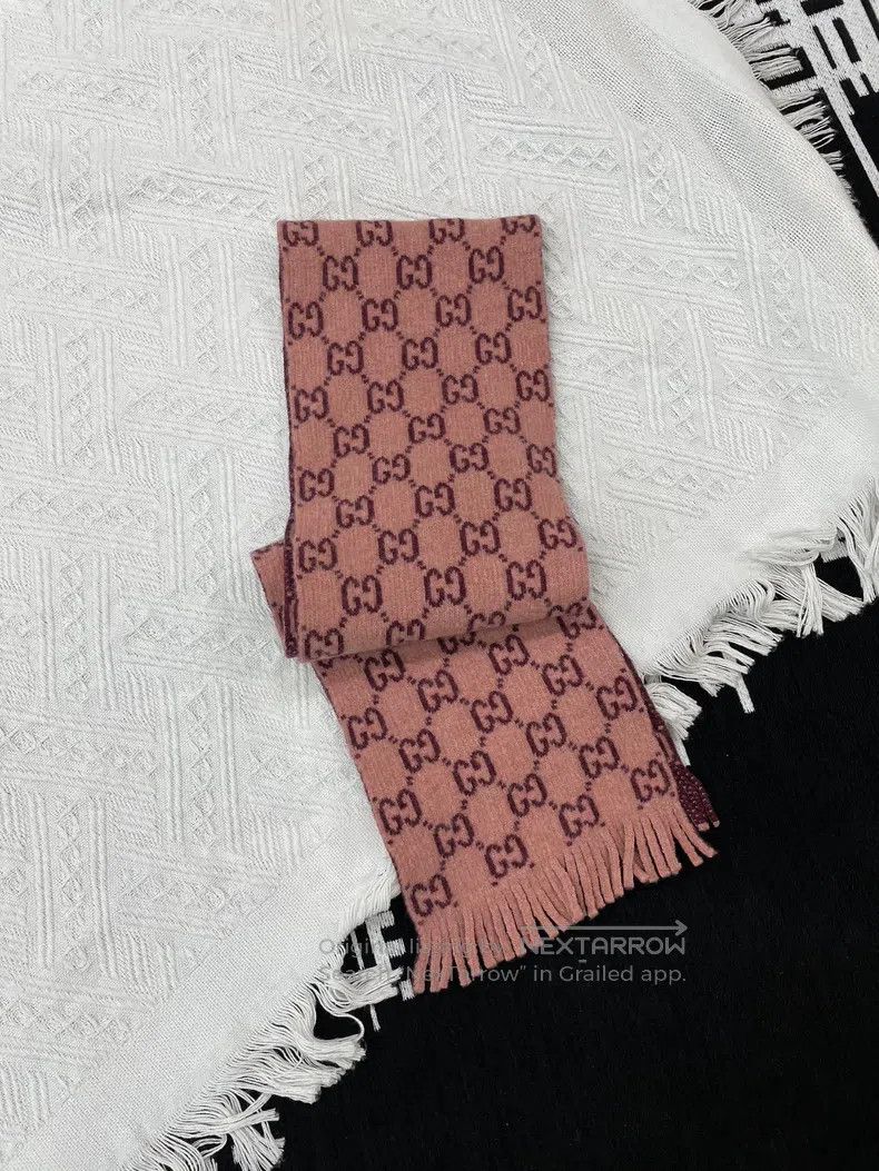 Gucci Gucci Pink full logo scarf Size ONE SIZE - 2 Thumbnail