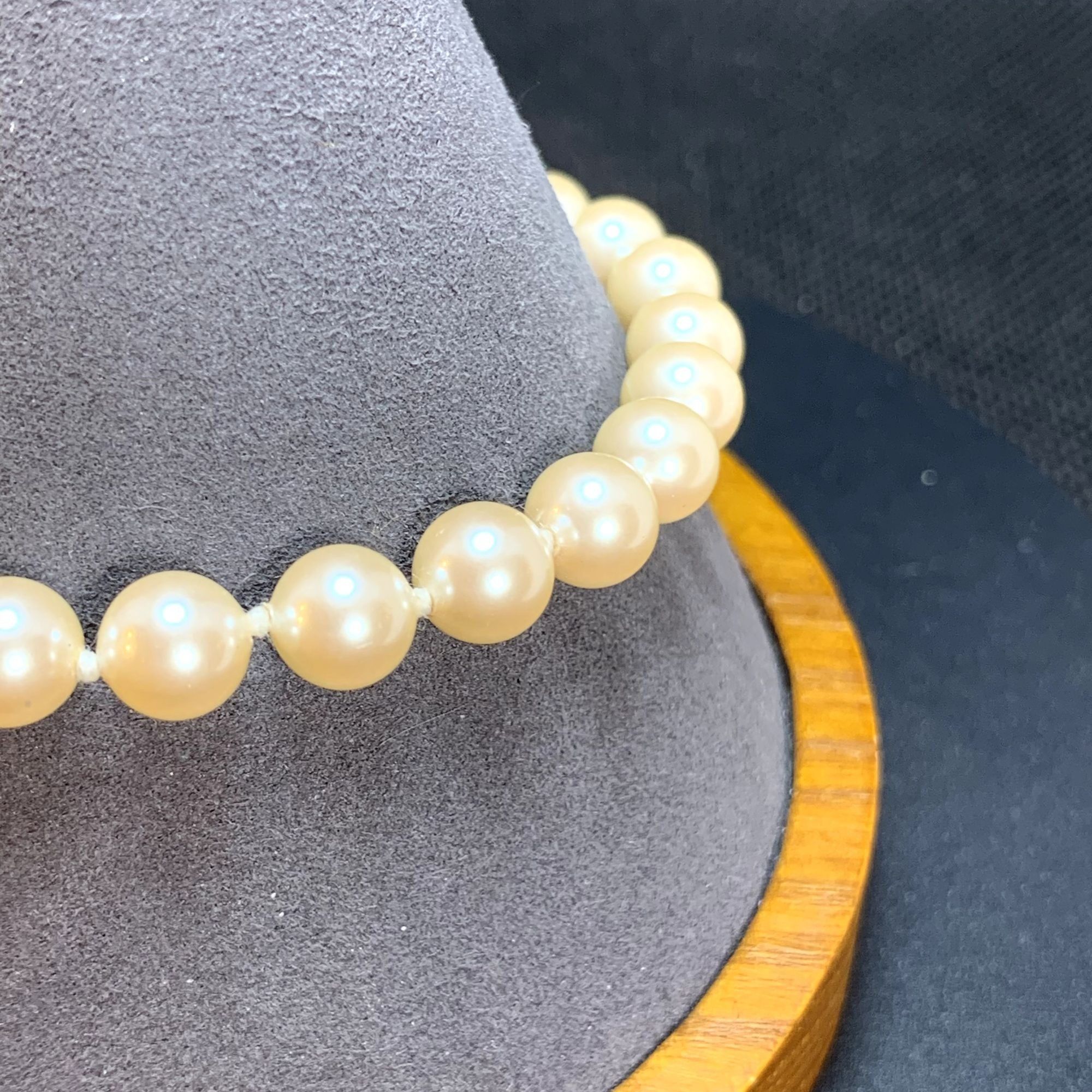 Other VTG Faux Pearl 6.75mm Width Bracelet Box Catch Size 8.25'' L Size ONE SIZE - 3 Thumbnail
