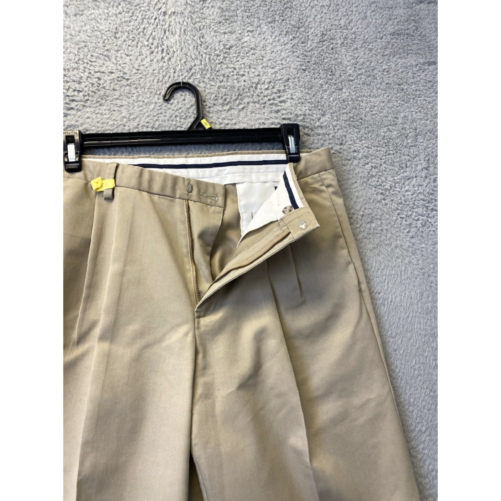 Dockers Dockers Men’s Straight Fit Workday Khaki Pants 34-32 /127-14 Size US 34 / EU 50 - 3 Thumbnail
