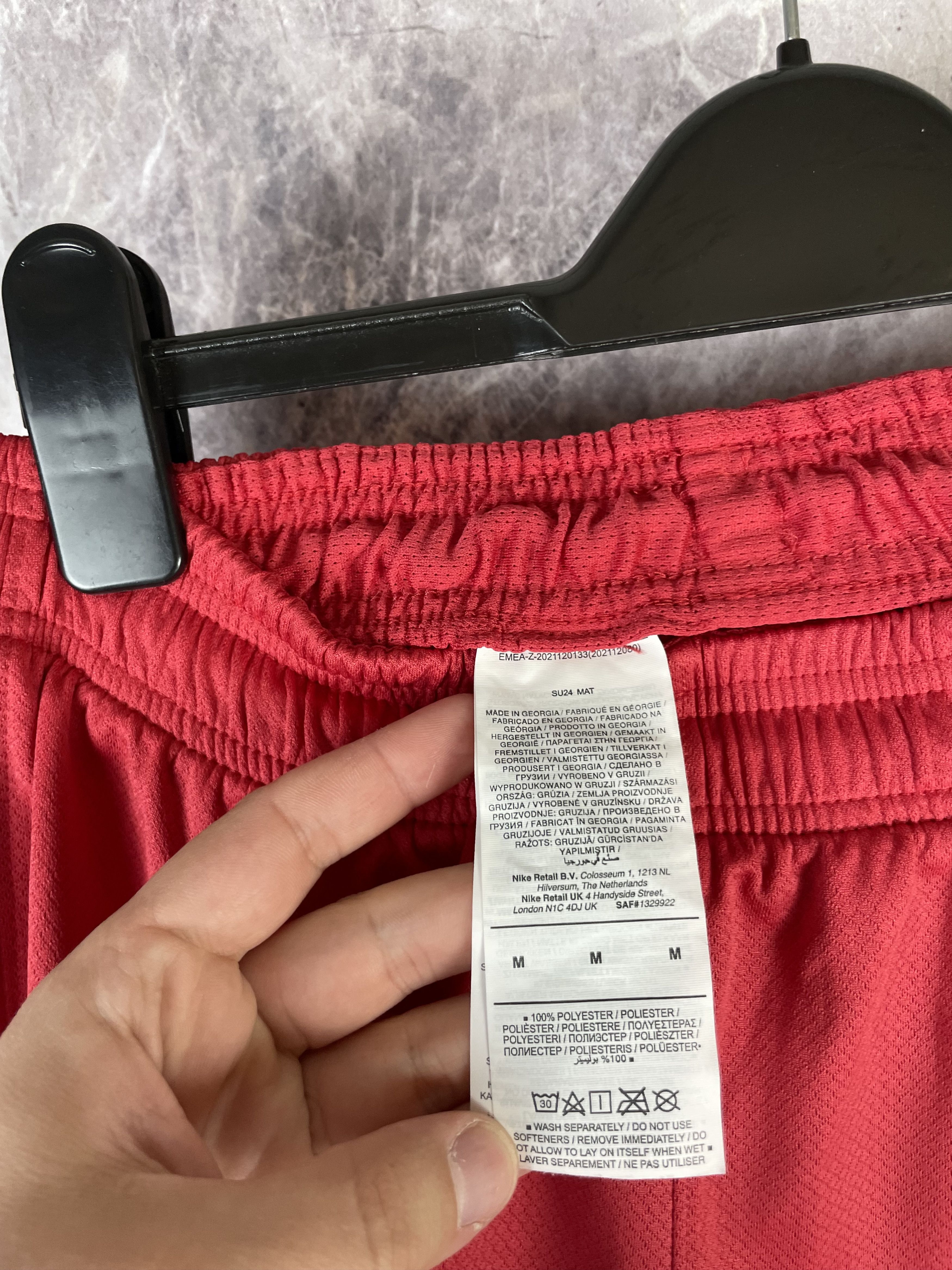 Nike Liverpool Nike soccer shorts Y2k Size US 32 / EU 48 - 6 Thumbnail