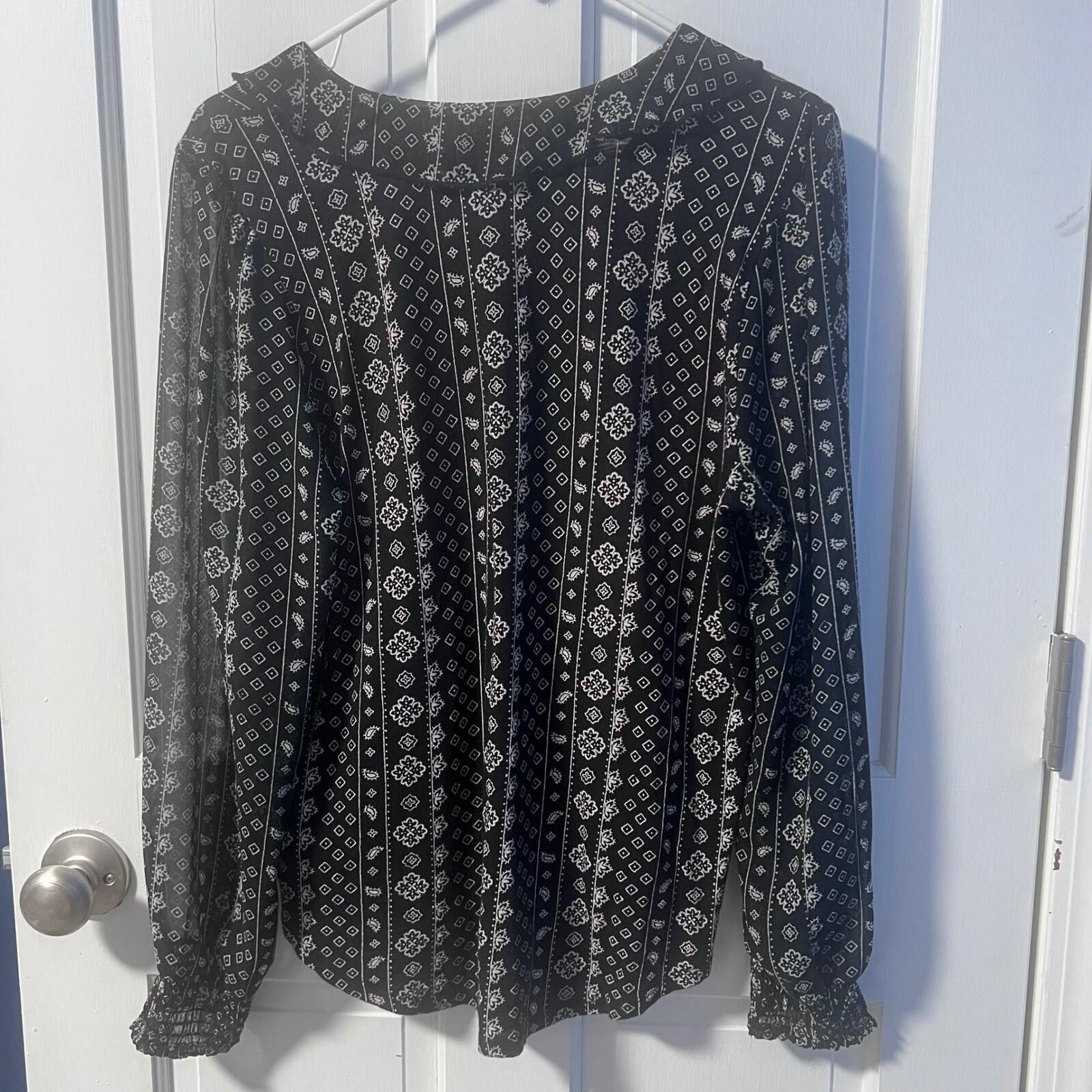 Lucky Brand Lucky Womens Black White Paisley Long Sleeve Blouse Size M Size M / US 6-8 / IT 42-44 - 2 Thumbnail