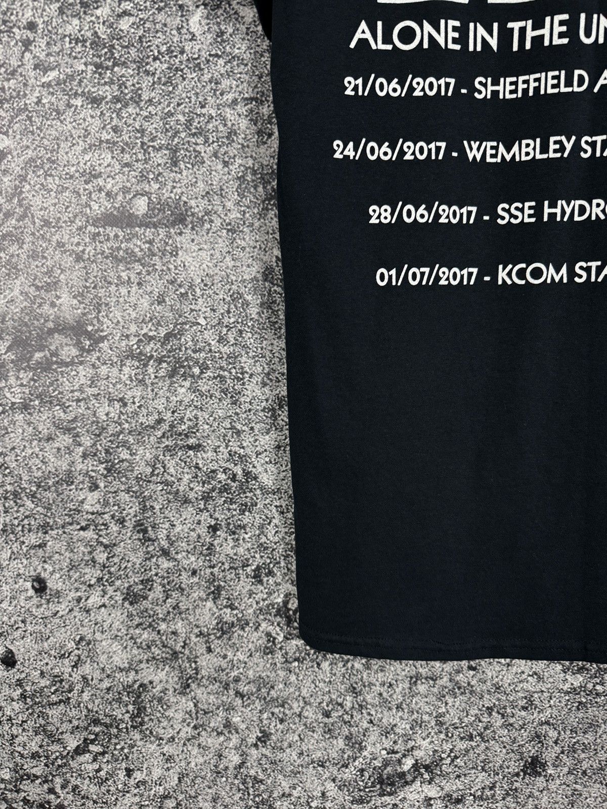 Band Tees Jeff Lynne's ELO Tour Alone In The Universe Rock Tee Size M Size US M / EU 48-50 / 2 - 12 Thumbnail