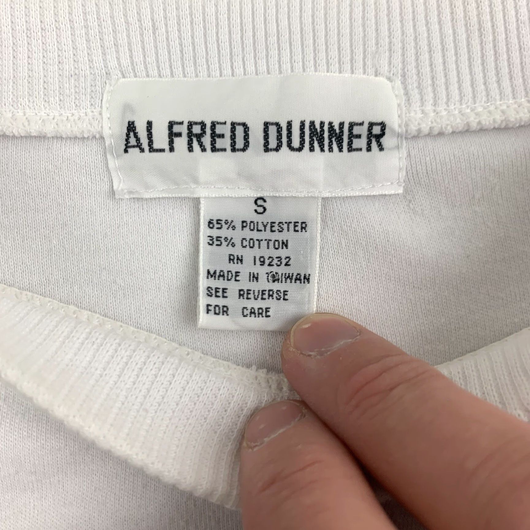 Vintage VINTAGE Alfred Dunner Sweatshirt Womens Small White Flowers Short Sleeve Pullover Preppy 90s Womens Size S / US 4 / IT 40 - 4 Thumbnail