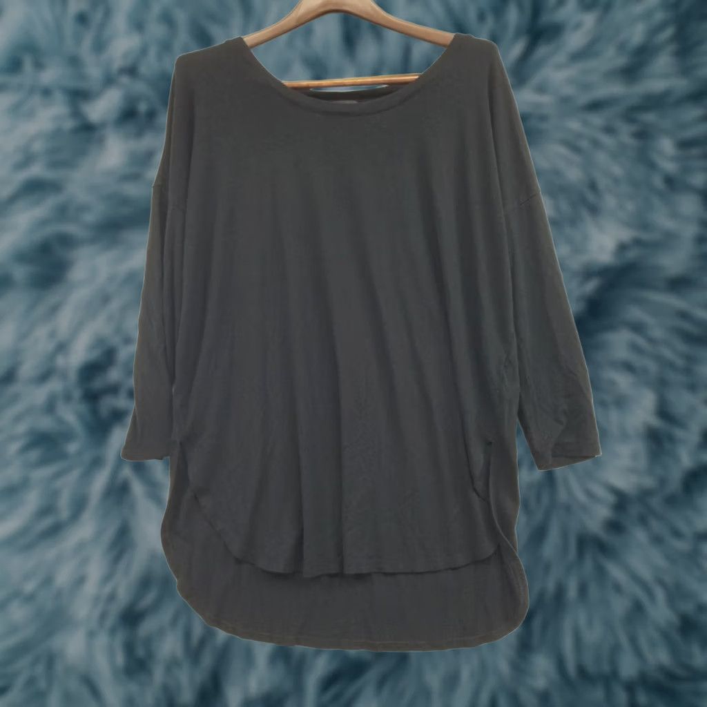 Vintage Babaton Shirt Womens Black Basic Crewneck Long Sleeve Size M Crew Neck Rayon Spandex T-Shirt Babaton Womens Black Scope Size M / US 6-8 / IT 42-44 - 1 Thumbnail