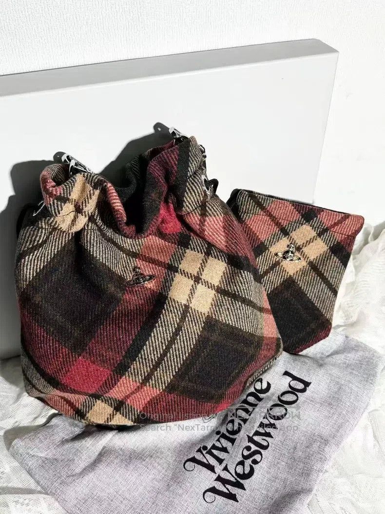 Vivienne Westwood Vivienne Westwood size os Black and Red Plaid Woolen Drawst Size ONE SIZE - 5 Thumbnail