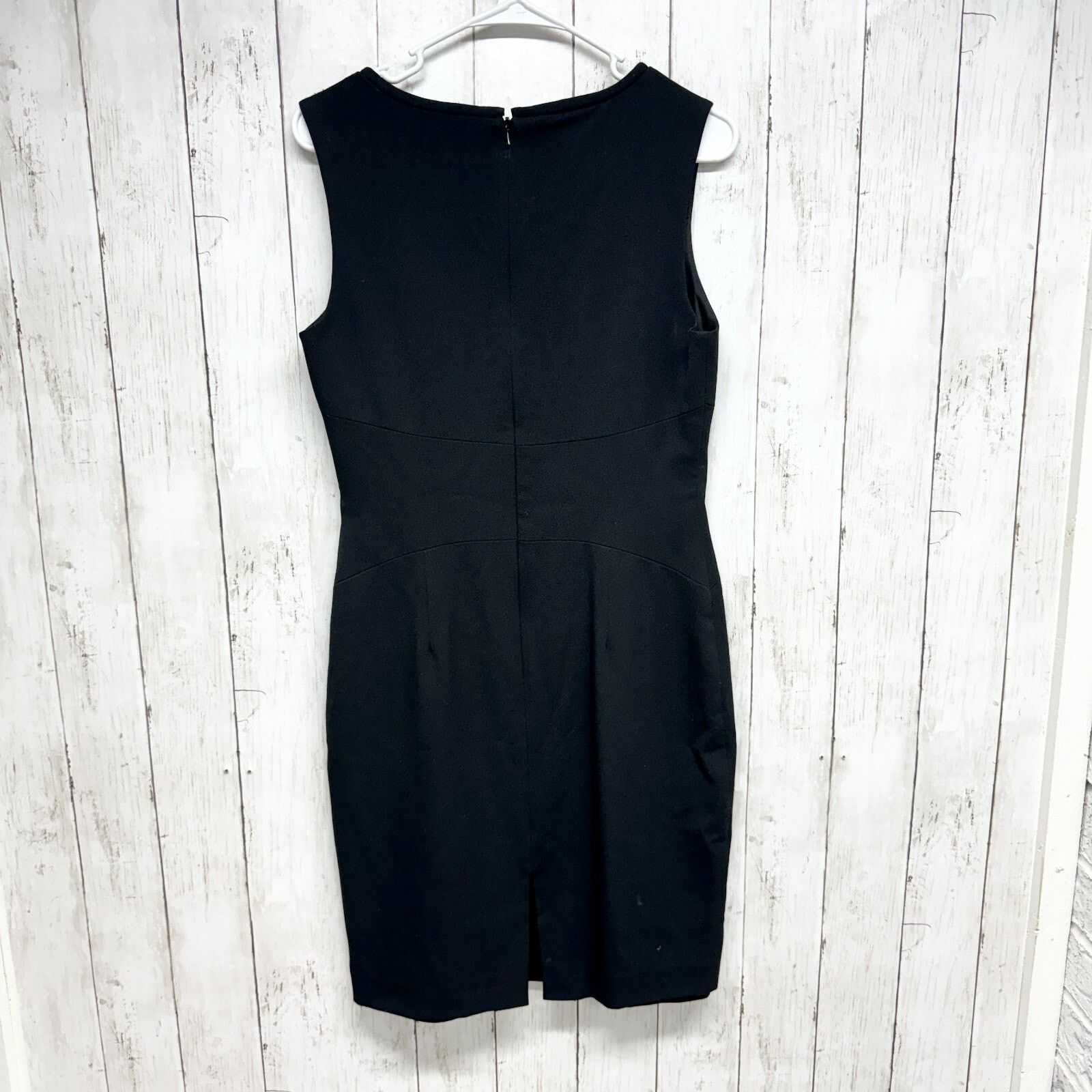 Black Halo Women Dress Size 8 Black Sleeveless Mini Pleated