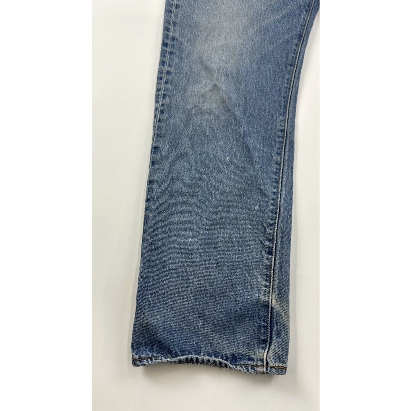 Levi's VINTAGE Levi’s 501 Jeans Mens 35 x 29 Blue Regular Denim Cotton Straight 35 Inseam USA Grunge Bohemian Festival Hipster City 90s Mens Size US 35 - 3 Thumbnail