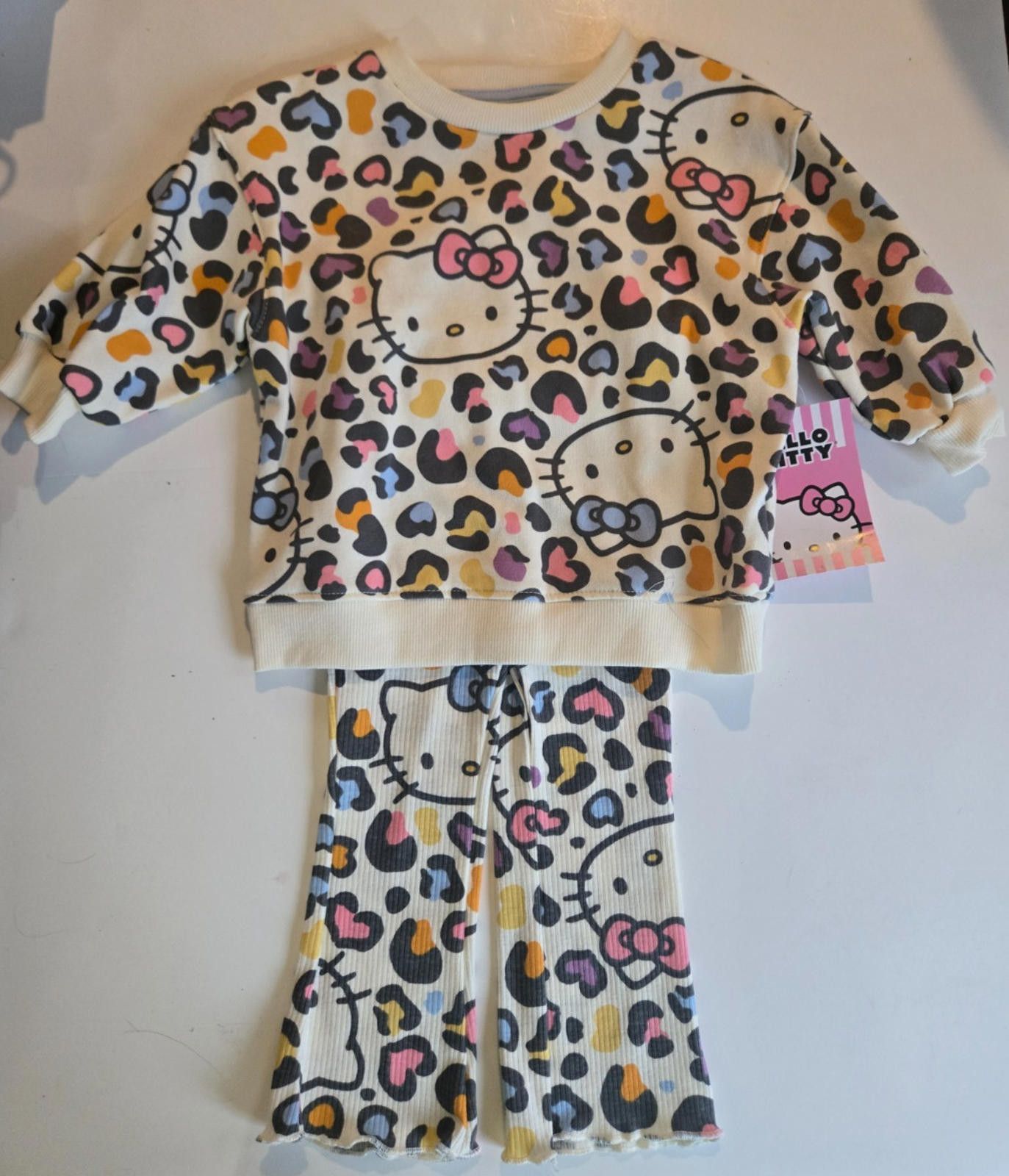 Other Hello Kitty 2 Pc.Set Sweatshirt Sweatpants 12 Months NWT Size ONE SIZE - 1 Thumbnail