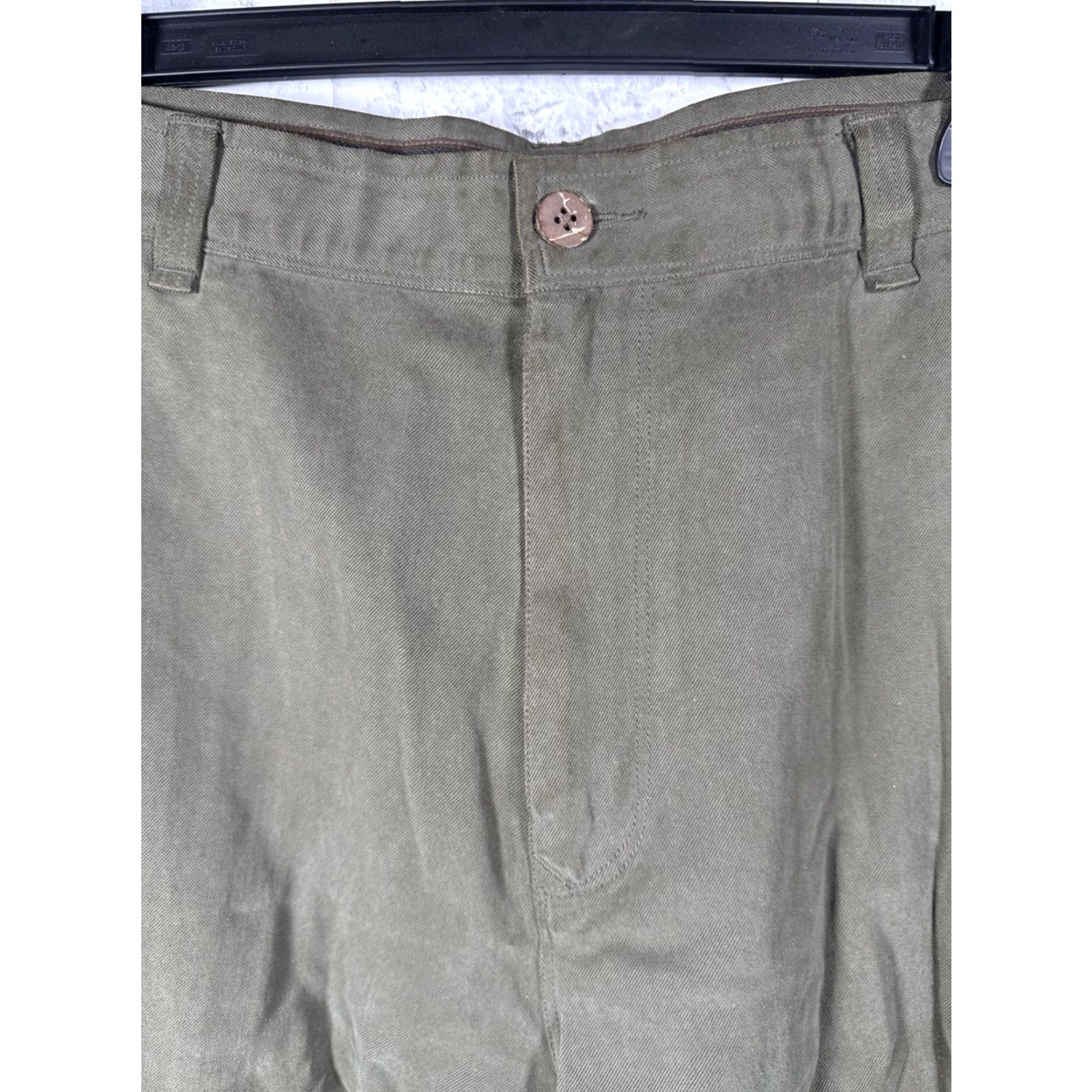 Tommy Bahama Tommy Bahama Cargo Shorts Green Silk Blend Mens 35 Casual Regular Low-Profile Silk Mens 35 Green Cargo Shorts Size US 35 - 4 Thumbnail