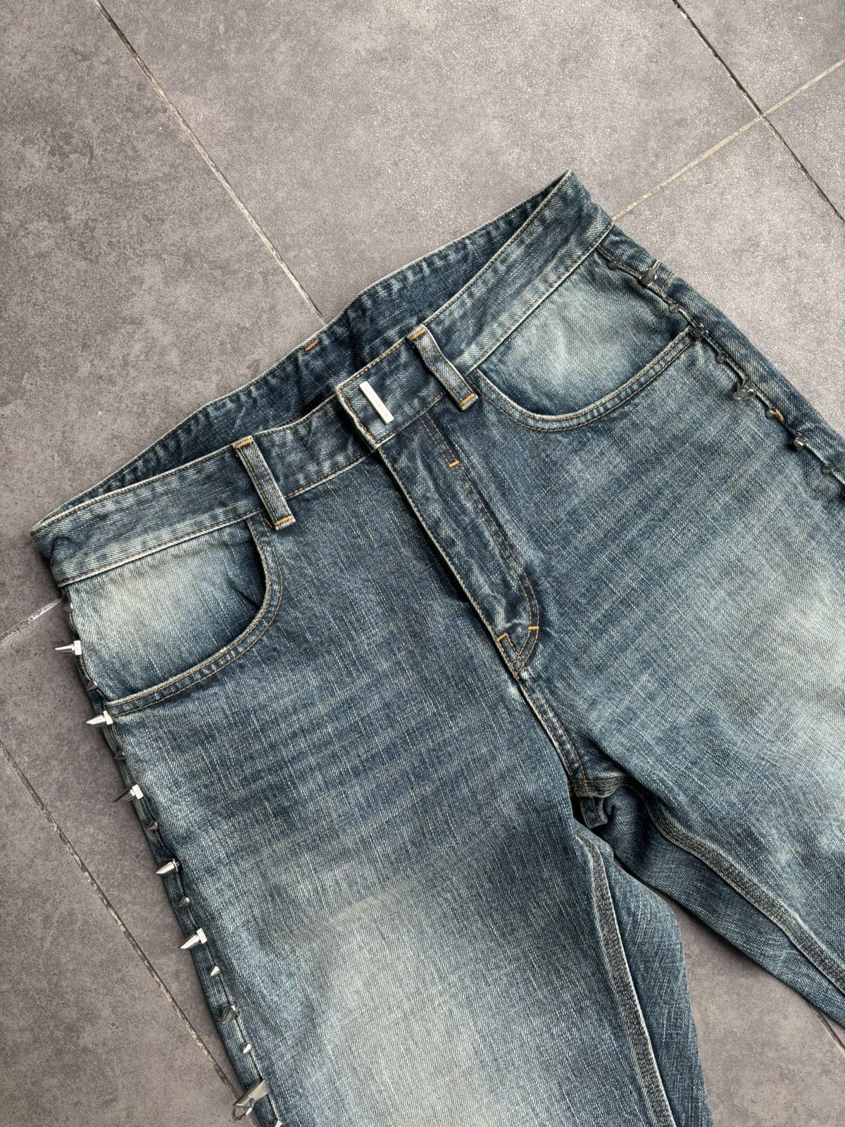 Givenchy Givenchy studded straight leg denim jeans Size US 30 / EU 46 - 2 Thumbnail