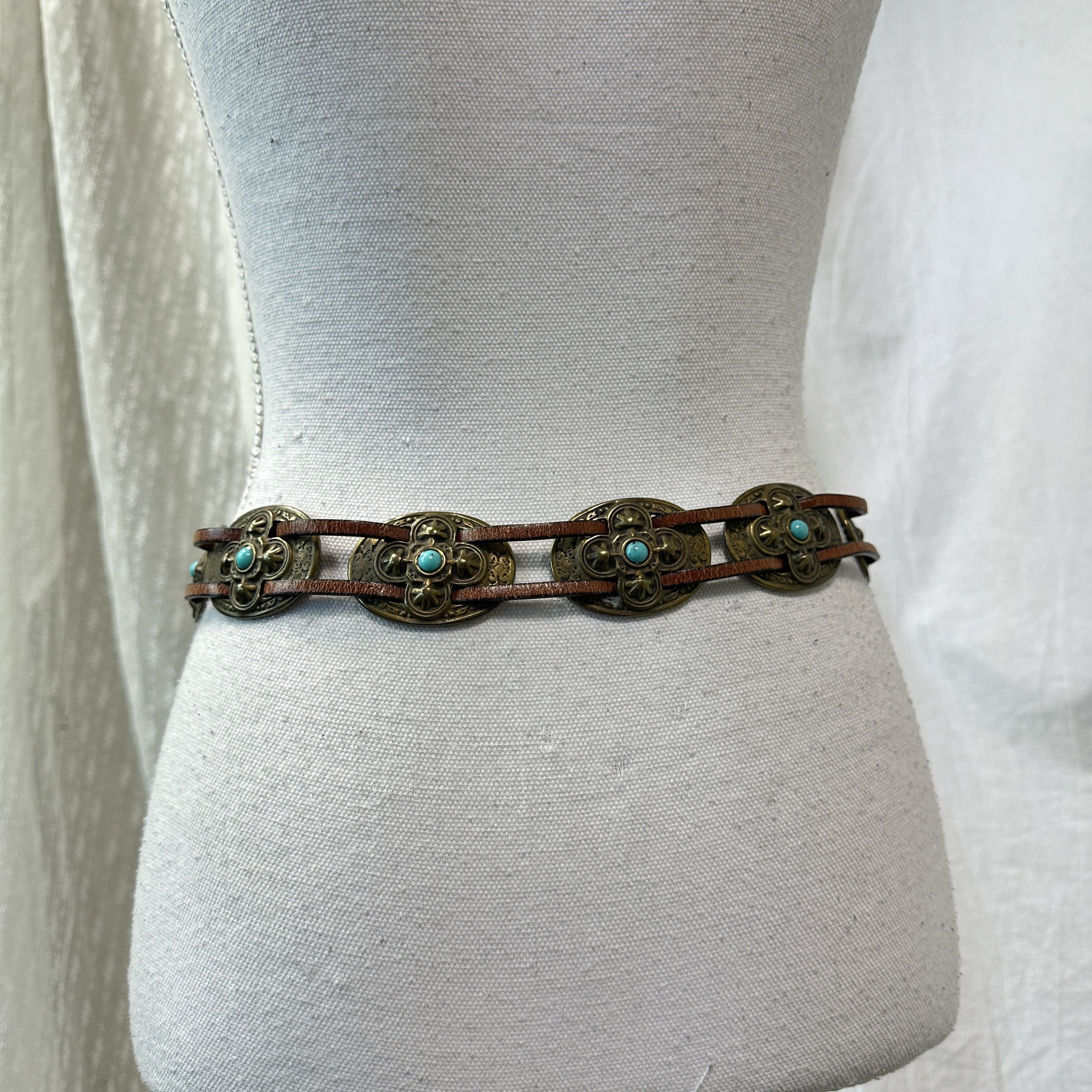 Vintage Vintage Avant Garde Chains Gold Metal Belt Y2K Size ONE SIZE - 3 Thumbnail