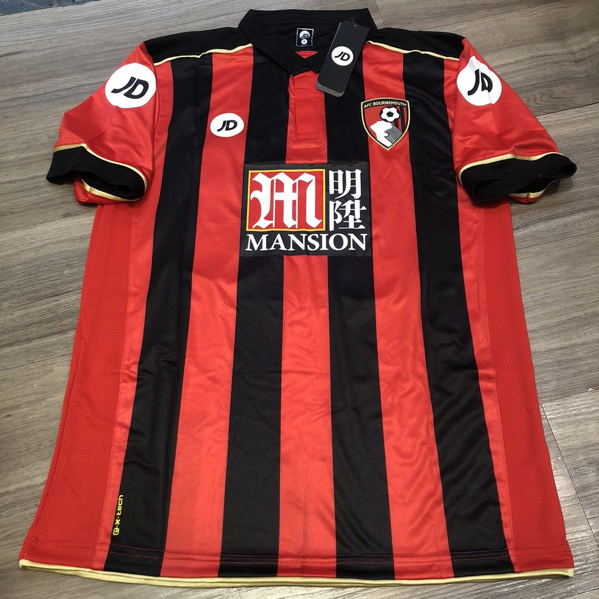 image of Soccer Jersey Bournemouth 16/17 Home Shirt 32 Wilshere in Black/Red, Men's (Size Medium)