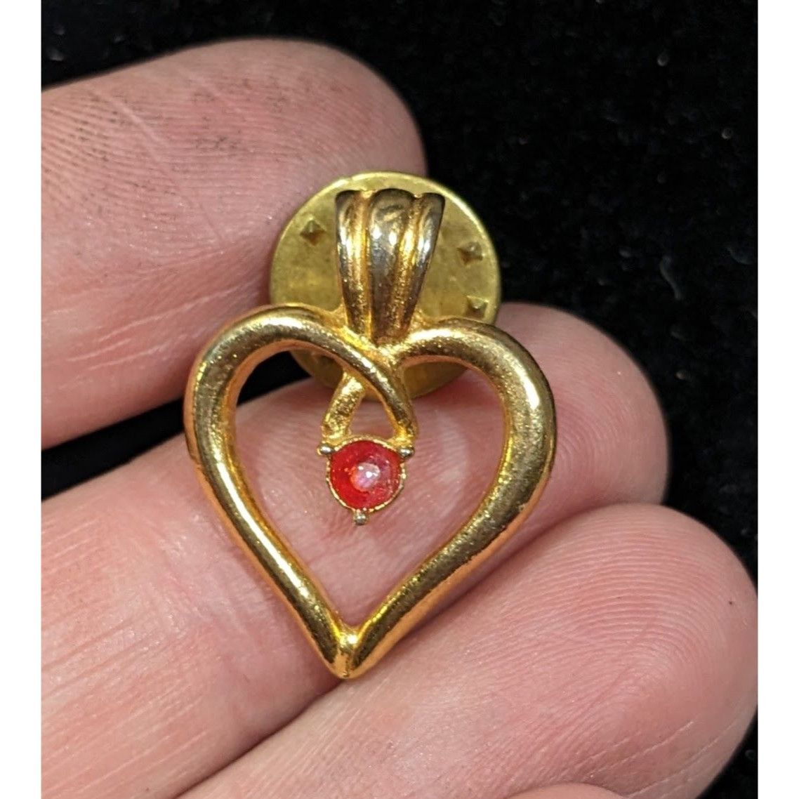 Other Vintage Coquette Open Heart Gold Tone Lapel Pin With Red Gem Size ONE SIZE - 4 Thumbnail