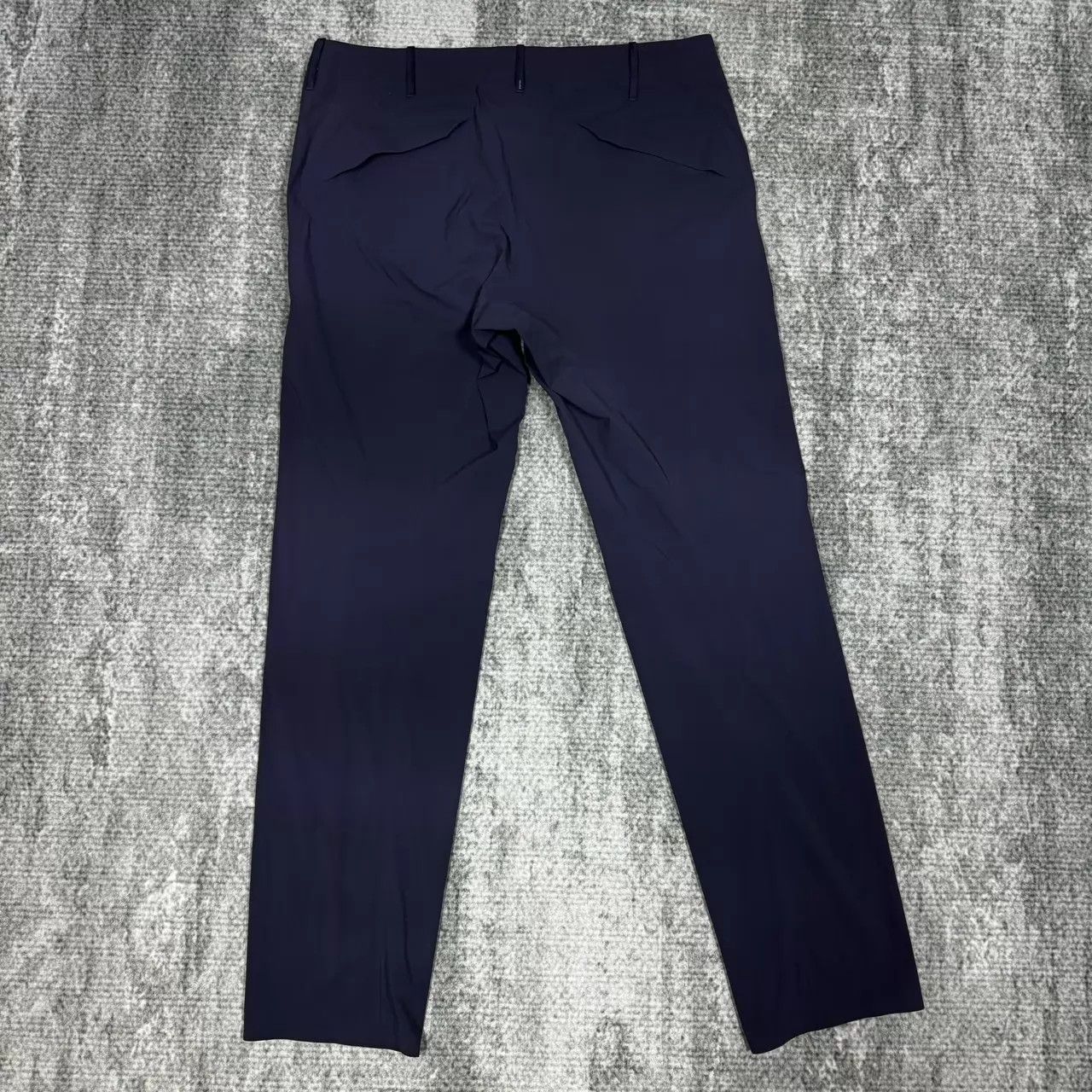 Arc'teryx Arcteryx CONVEX LT 34r Worn Once Like New Size US 34 / EU 50 - 2 Thumbnail